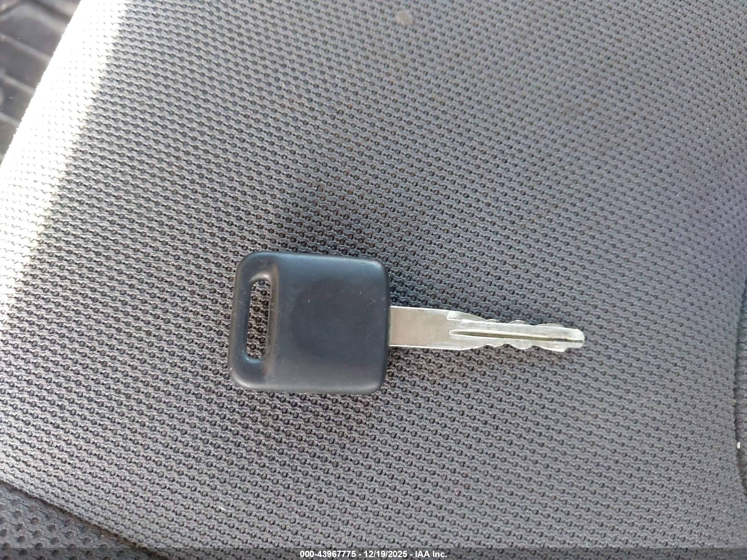 NISSAN FRONTIER image 11