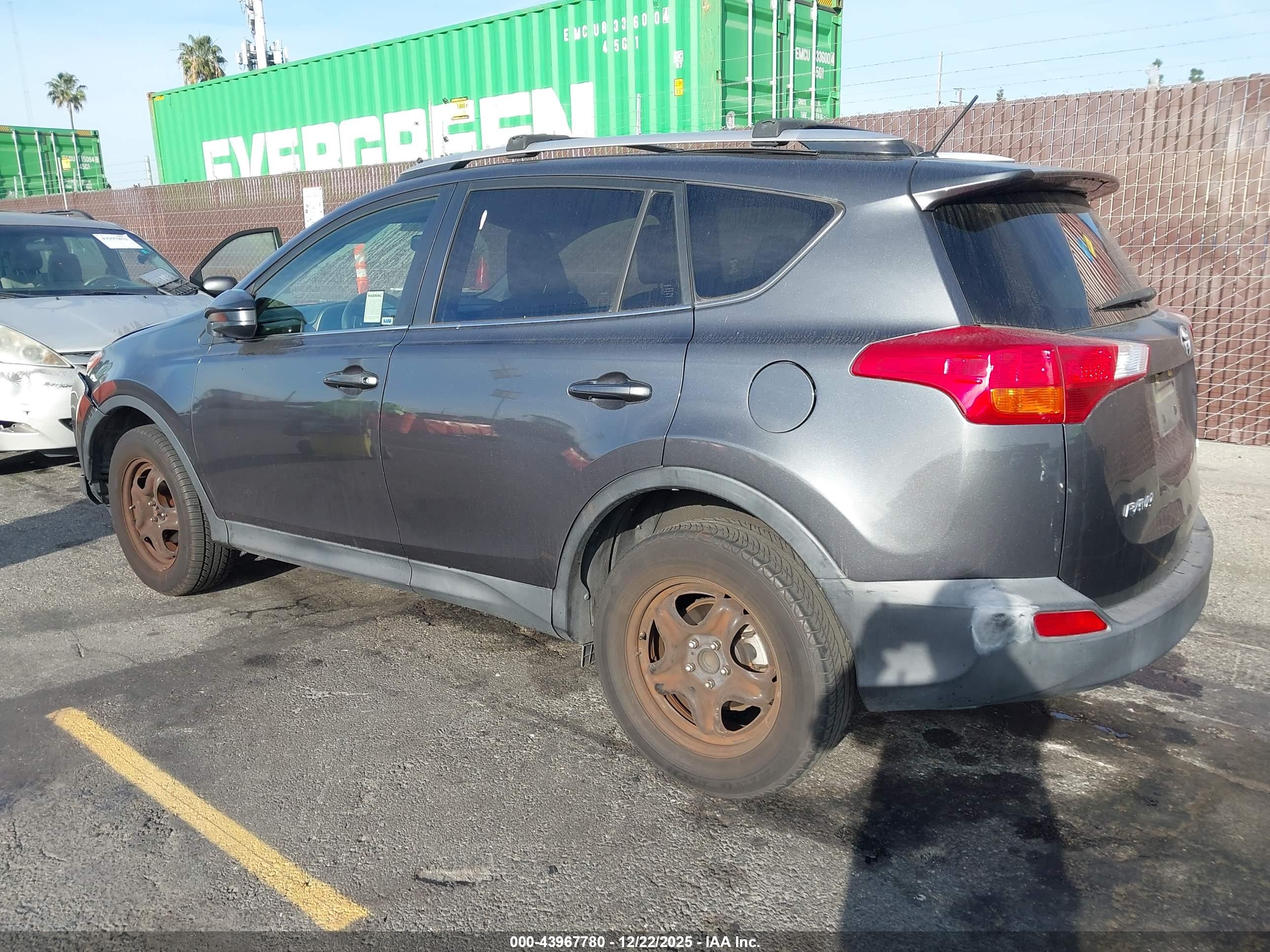 TOYOTA RAV4 image 3