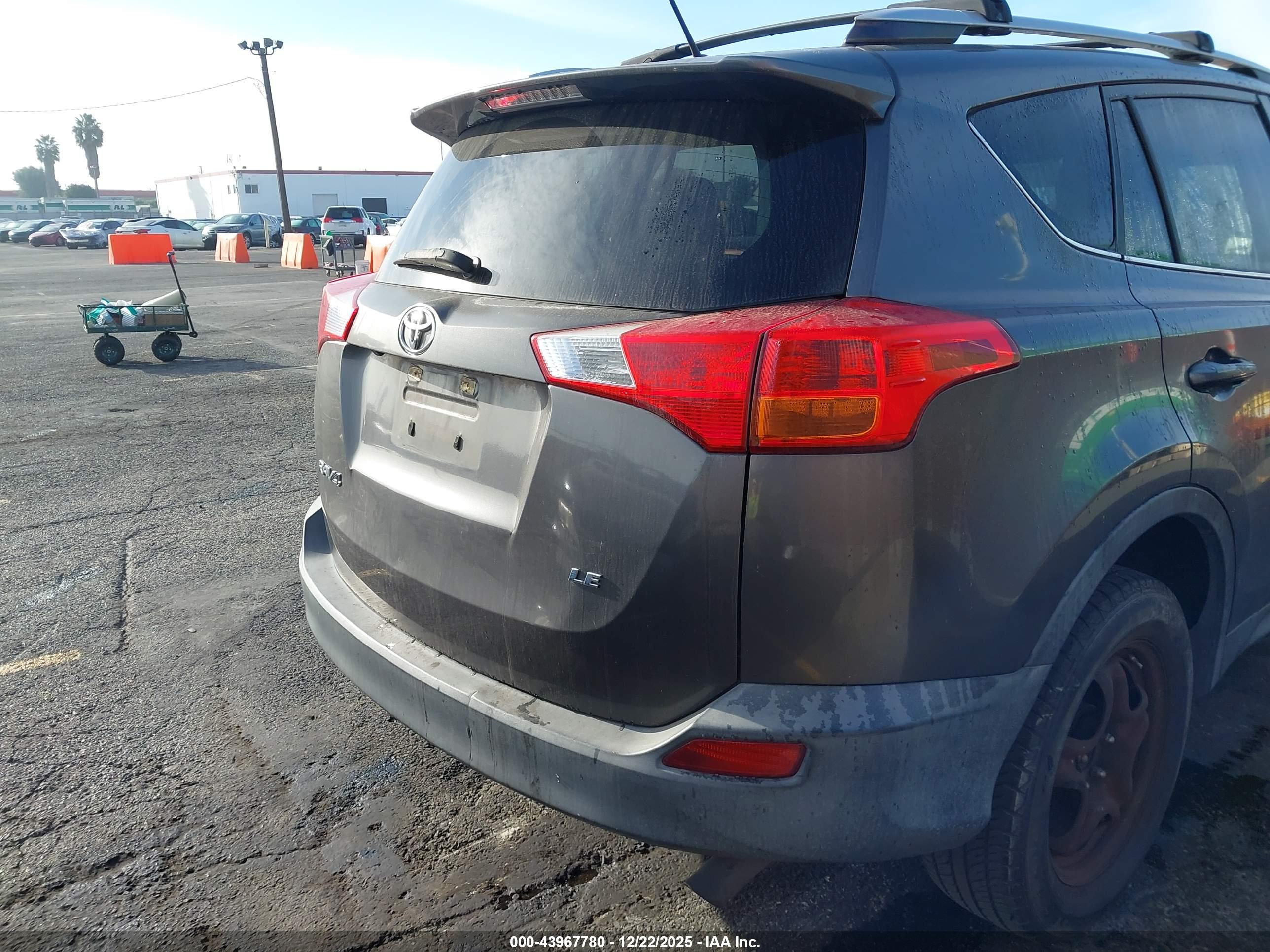 TOYOTA RAV4 image 4