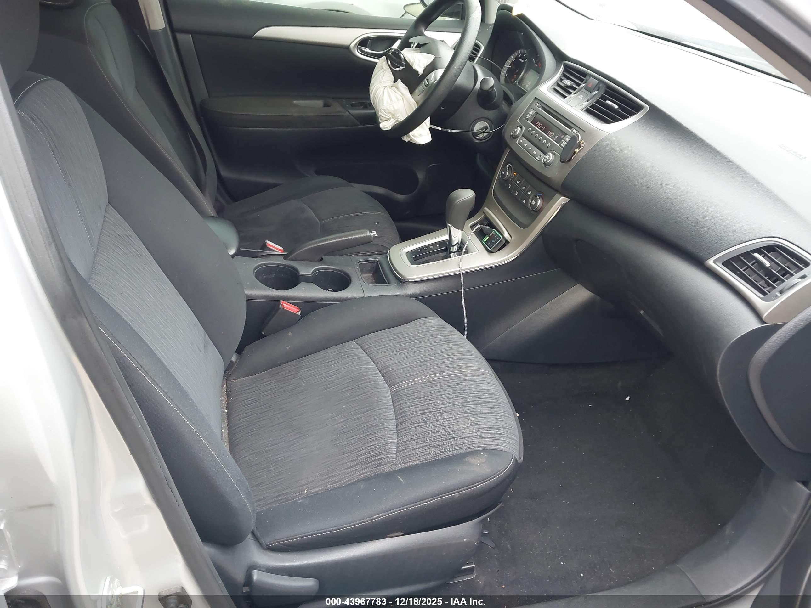 NISSAN SENTRA image 5