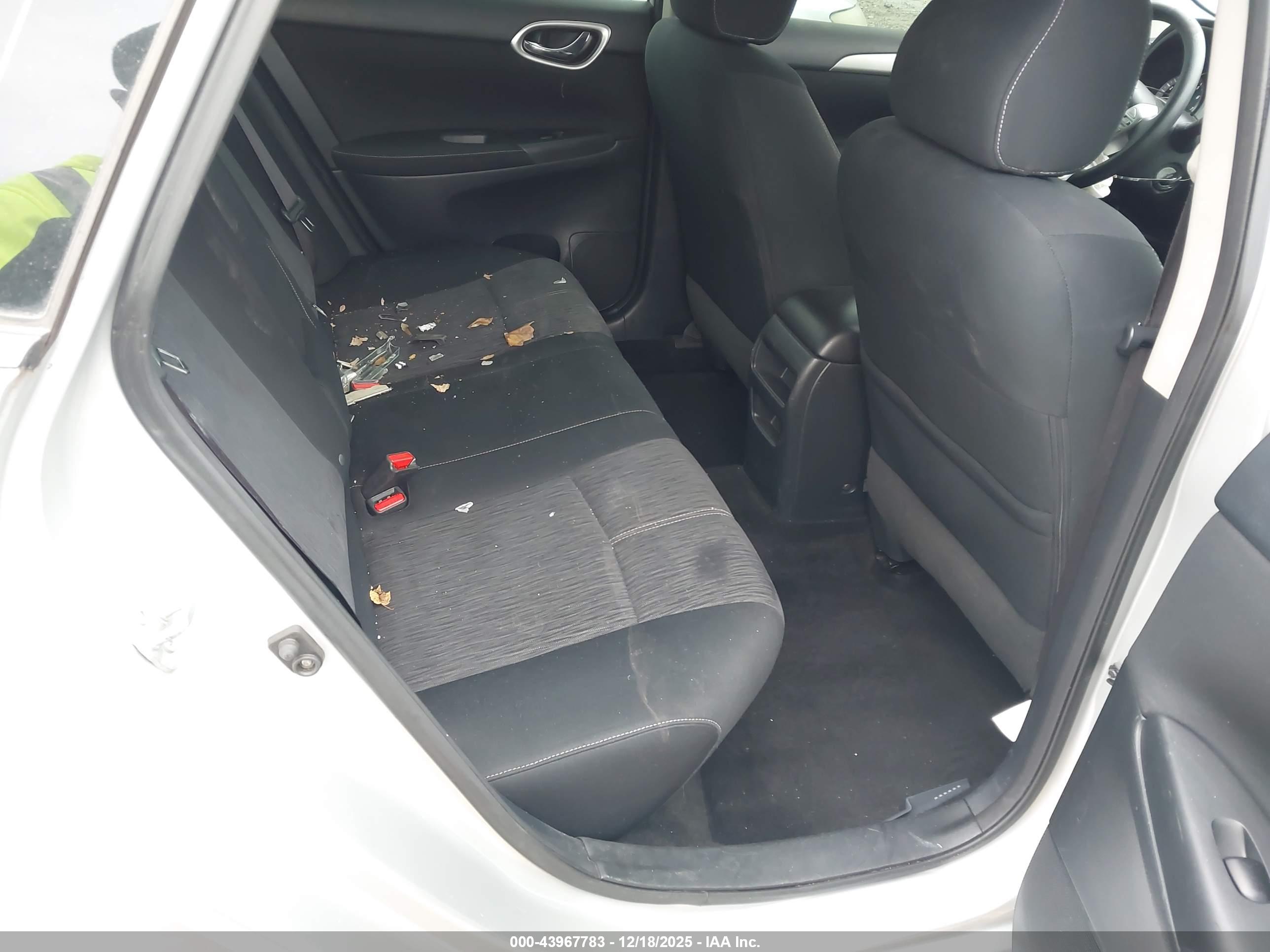 NISSAN SENTRA image 8