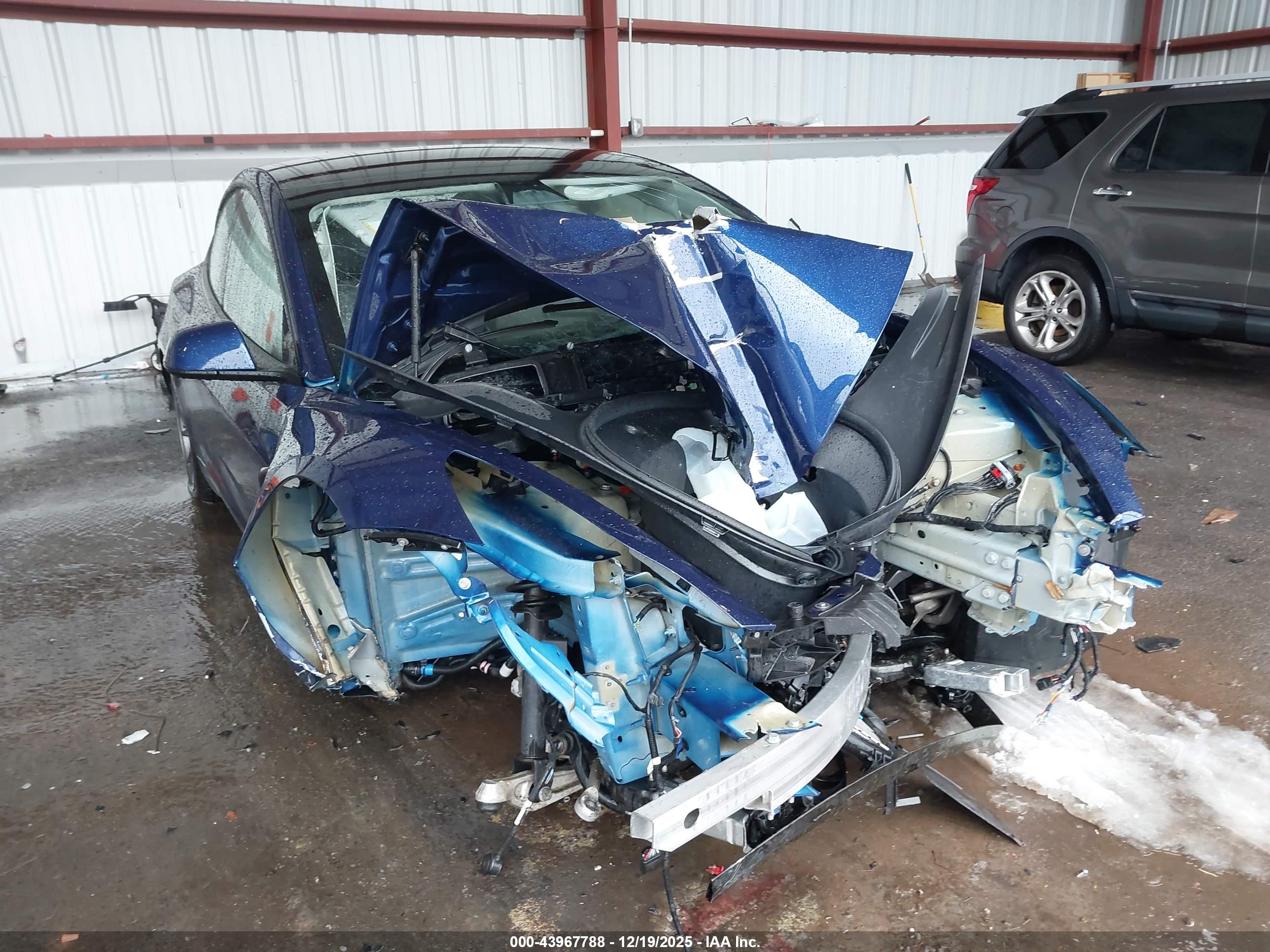 TESLA MODEL image 6