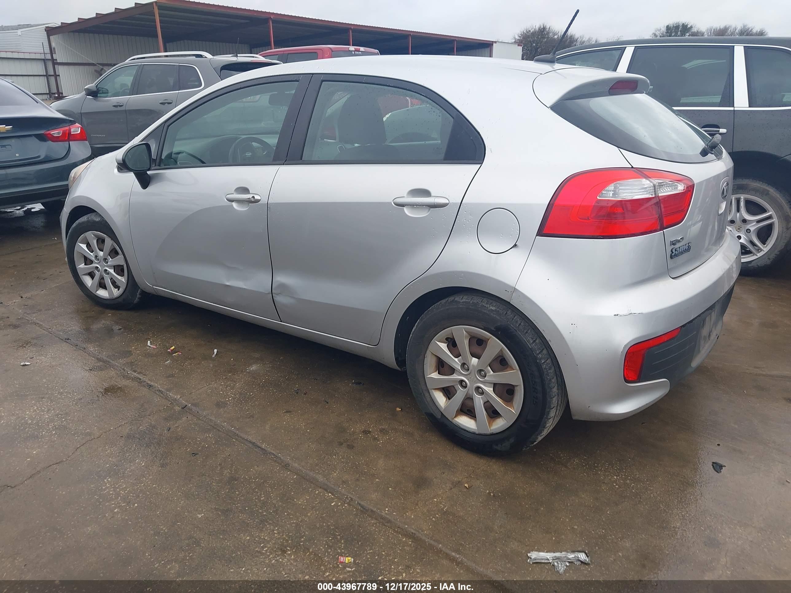 KIA RIO image 3
