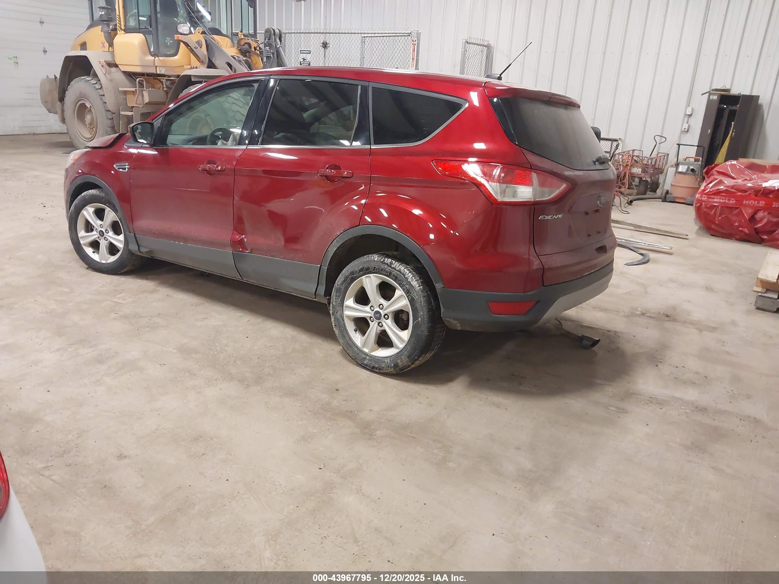FORD ESCAPE image 3