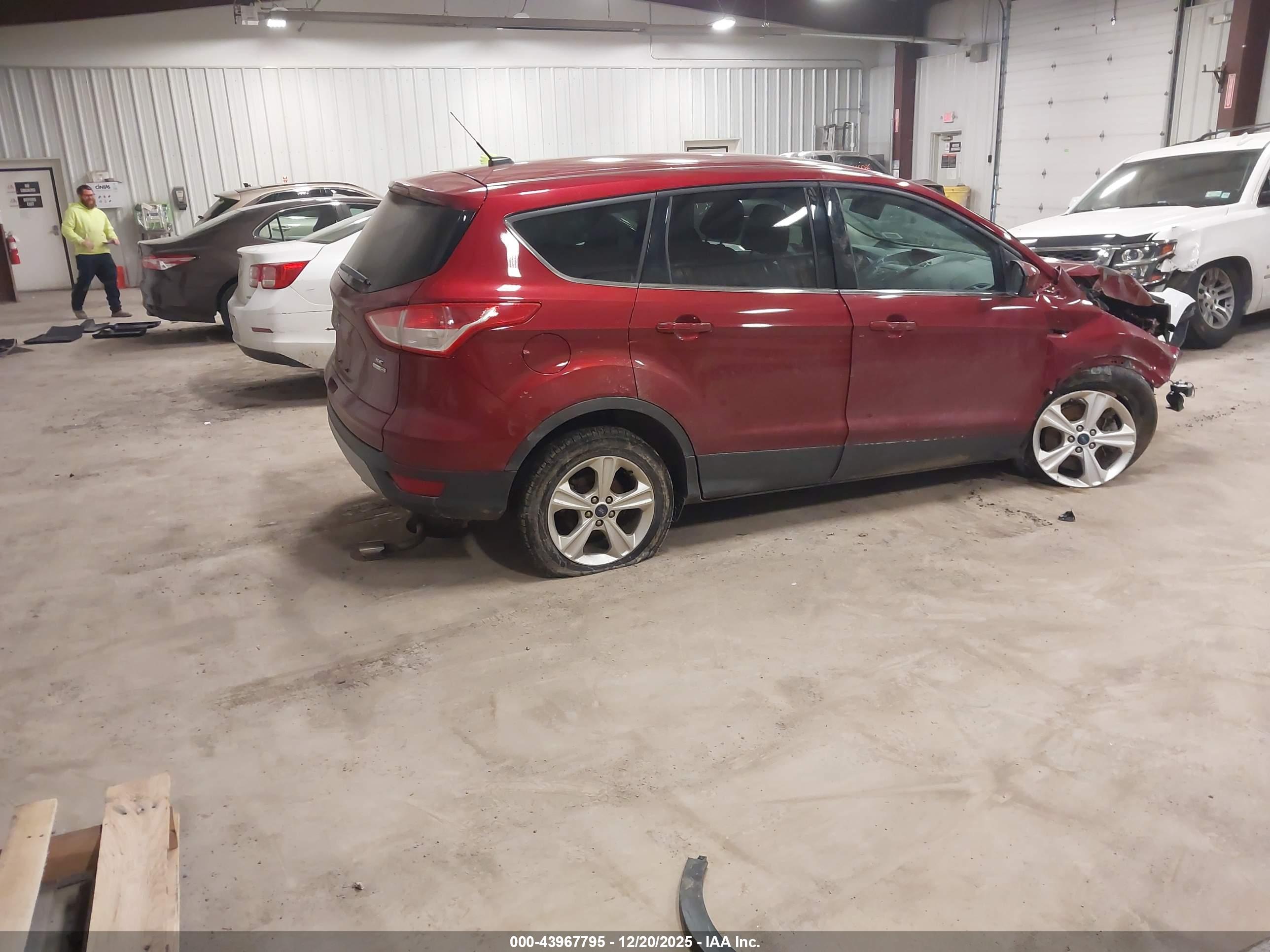 FORD ESCAPE image 4