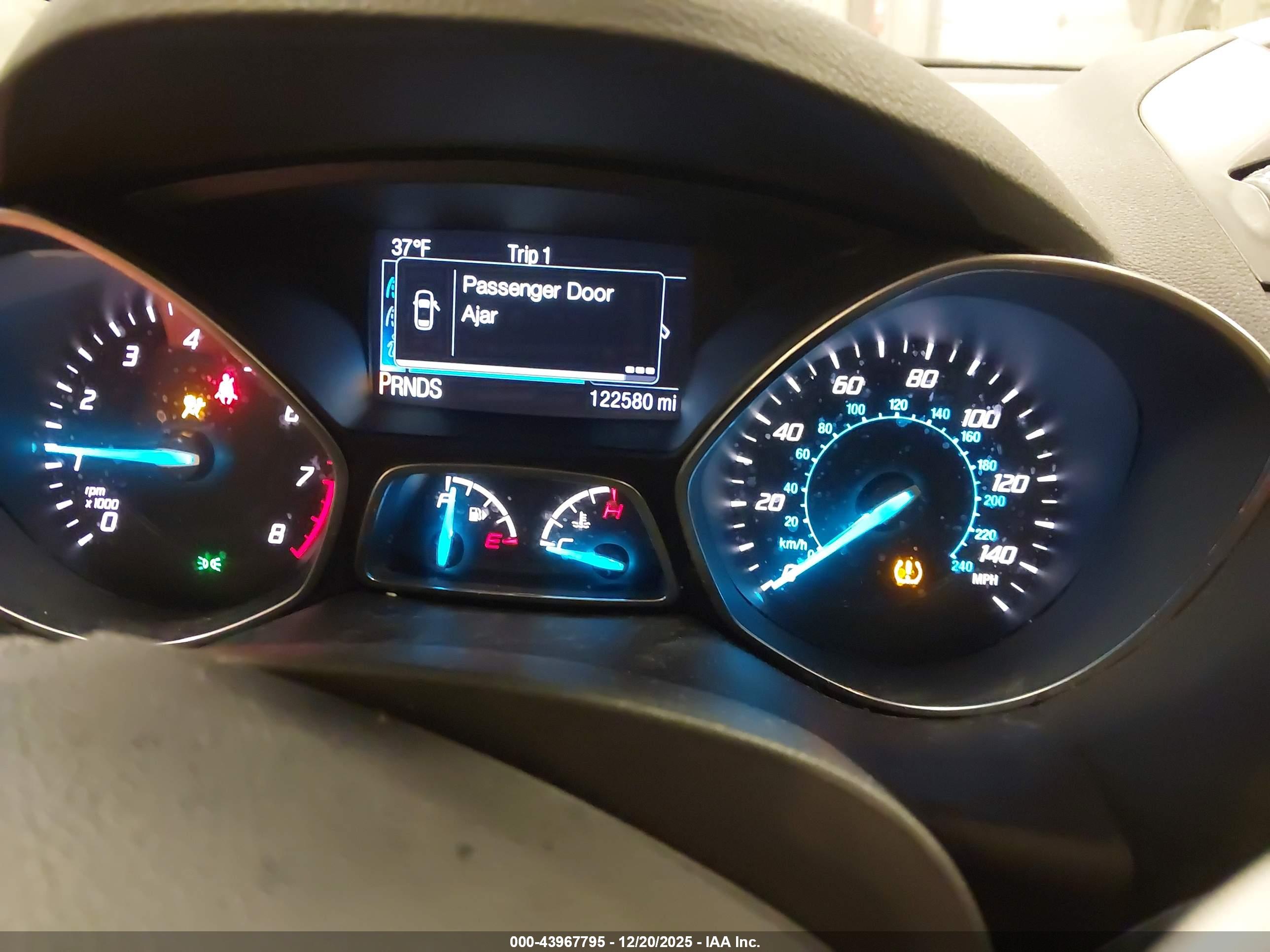 FORD ESCAPE image 7