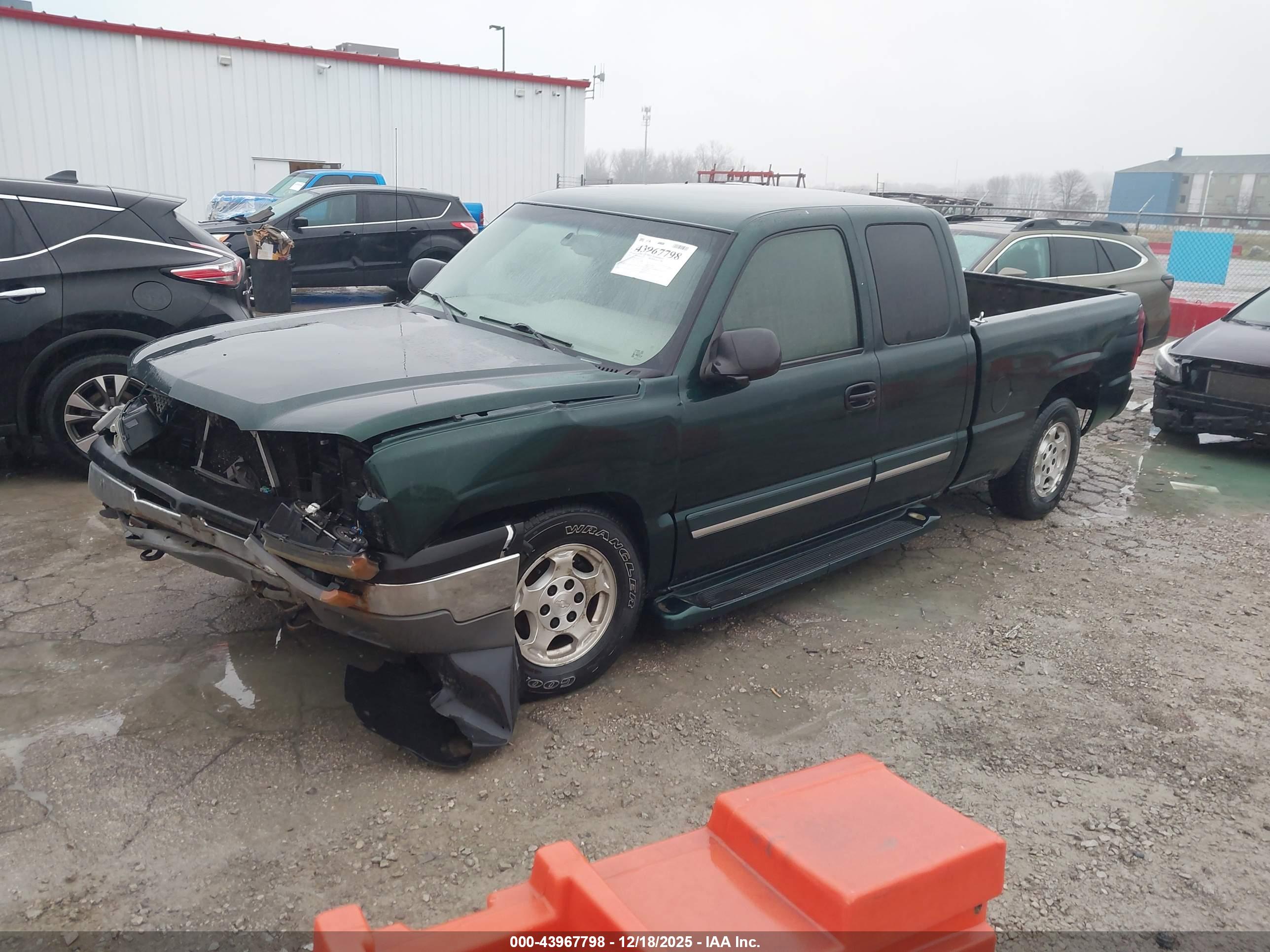 CHEVROLET SILVERADO image 2