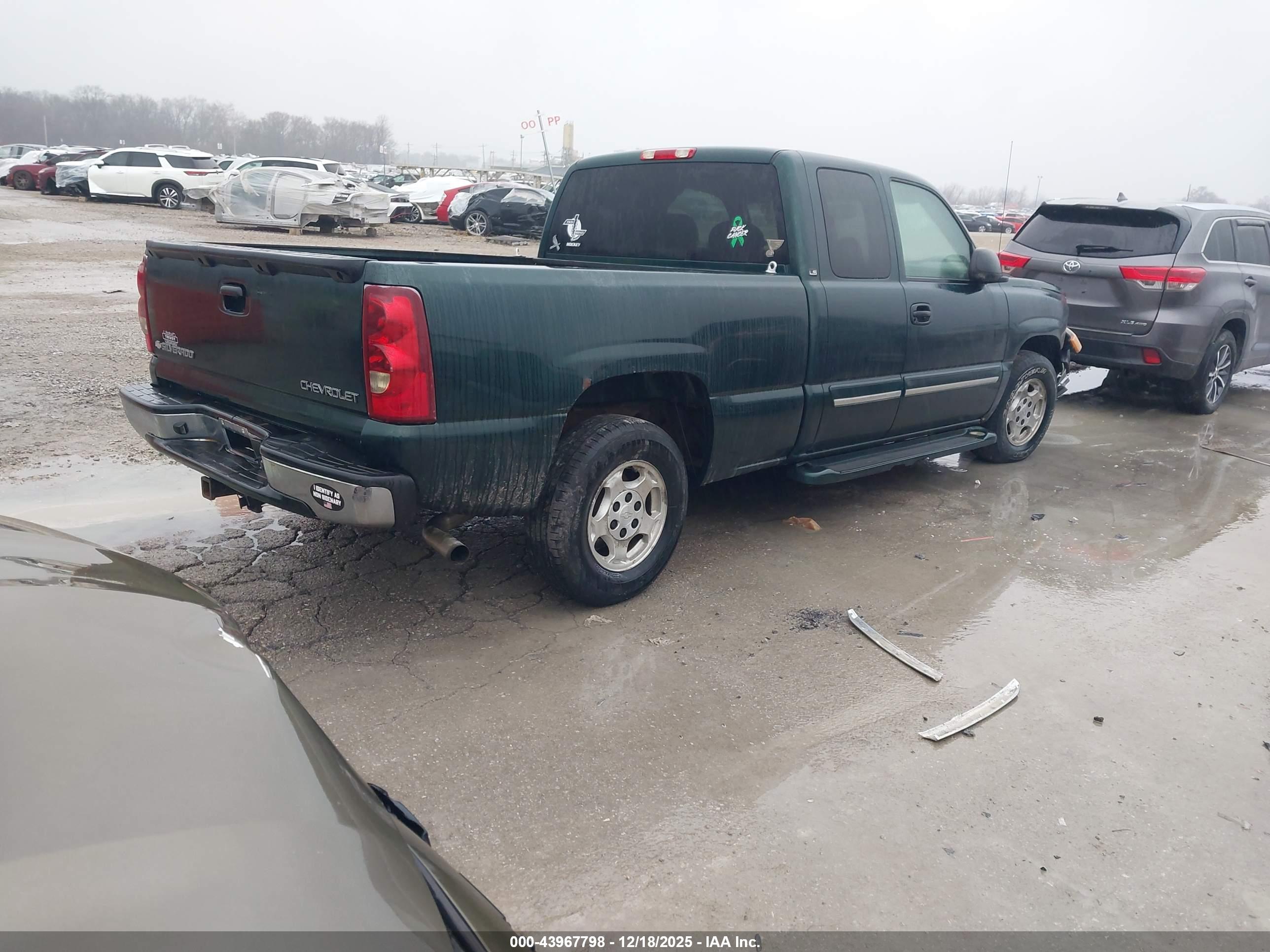 CHEVROLET SILVERADO image 4