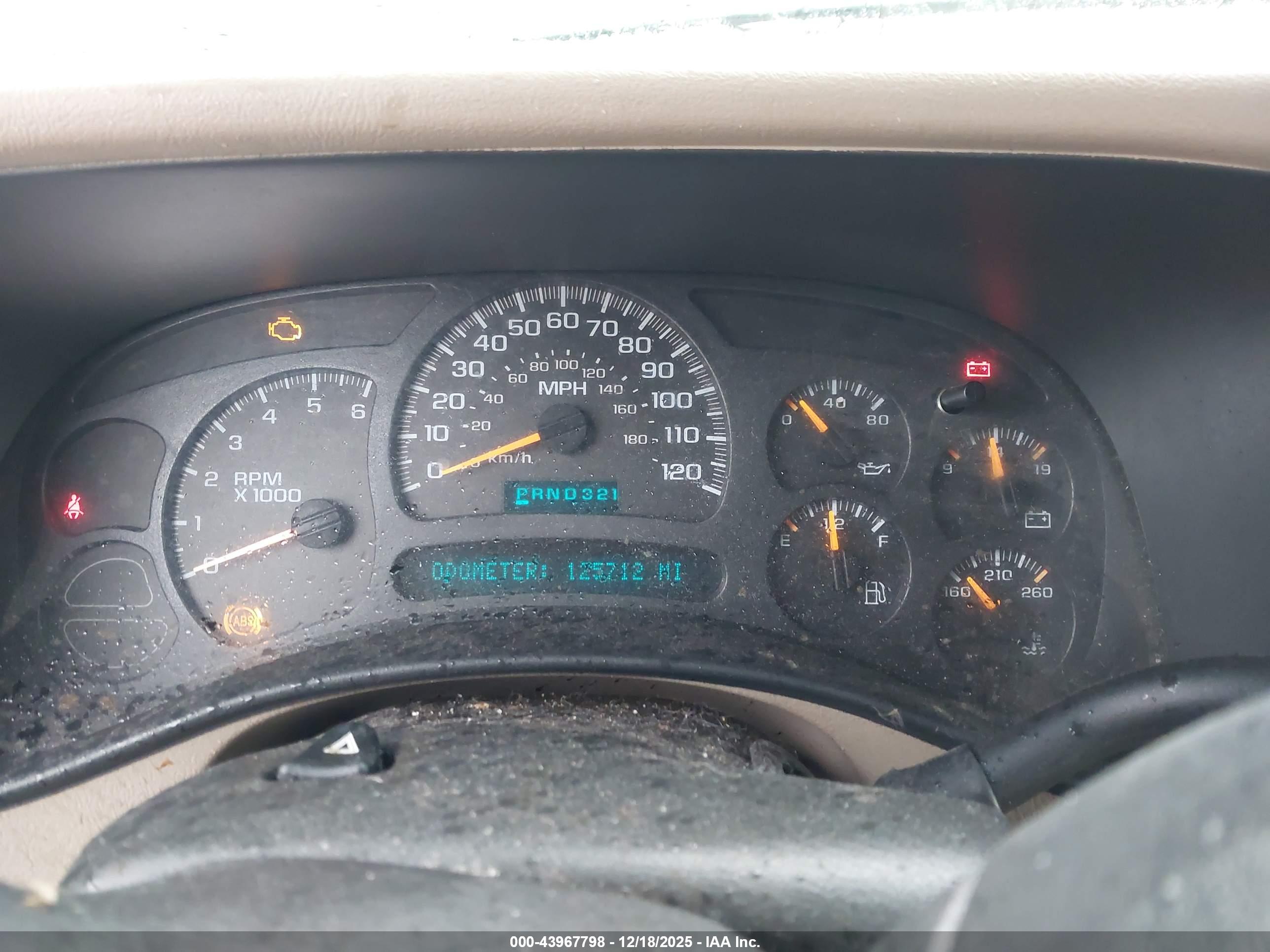CHEVROLET SILVERADO image 7