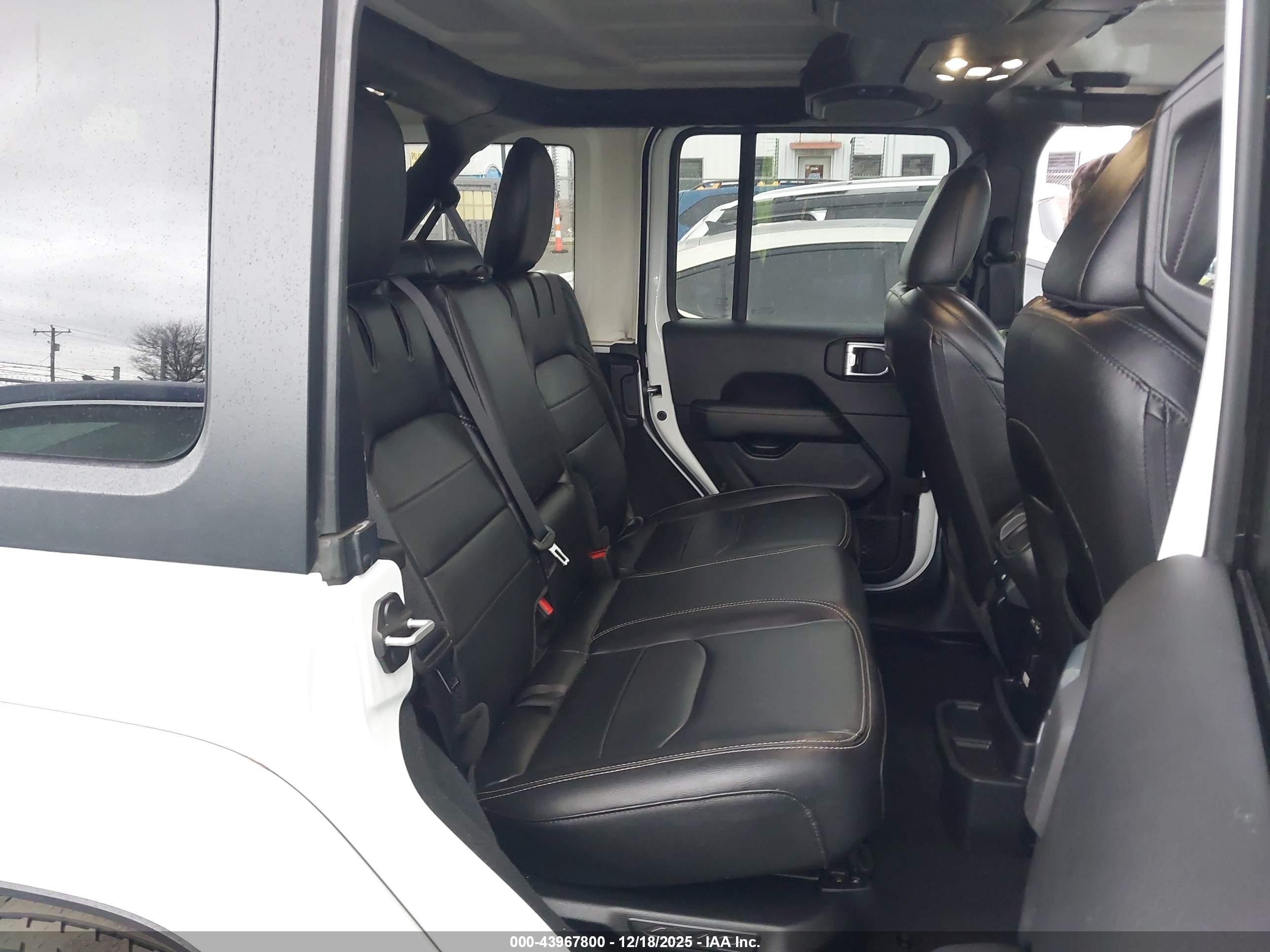JEEP WRANGLER image 8