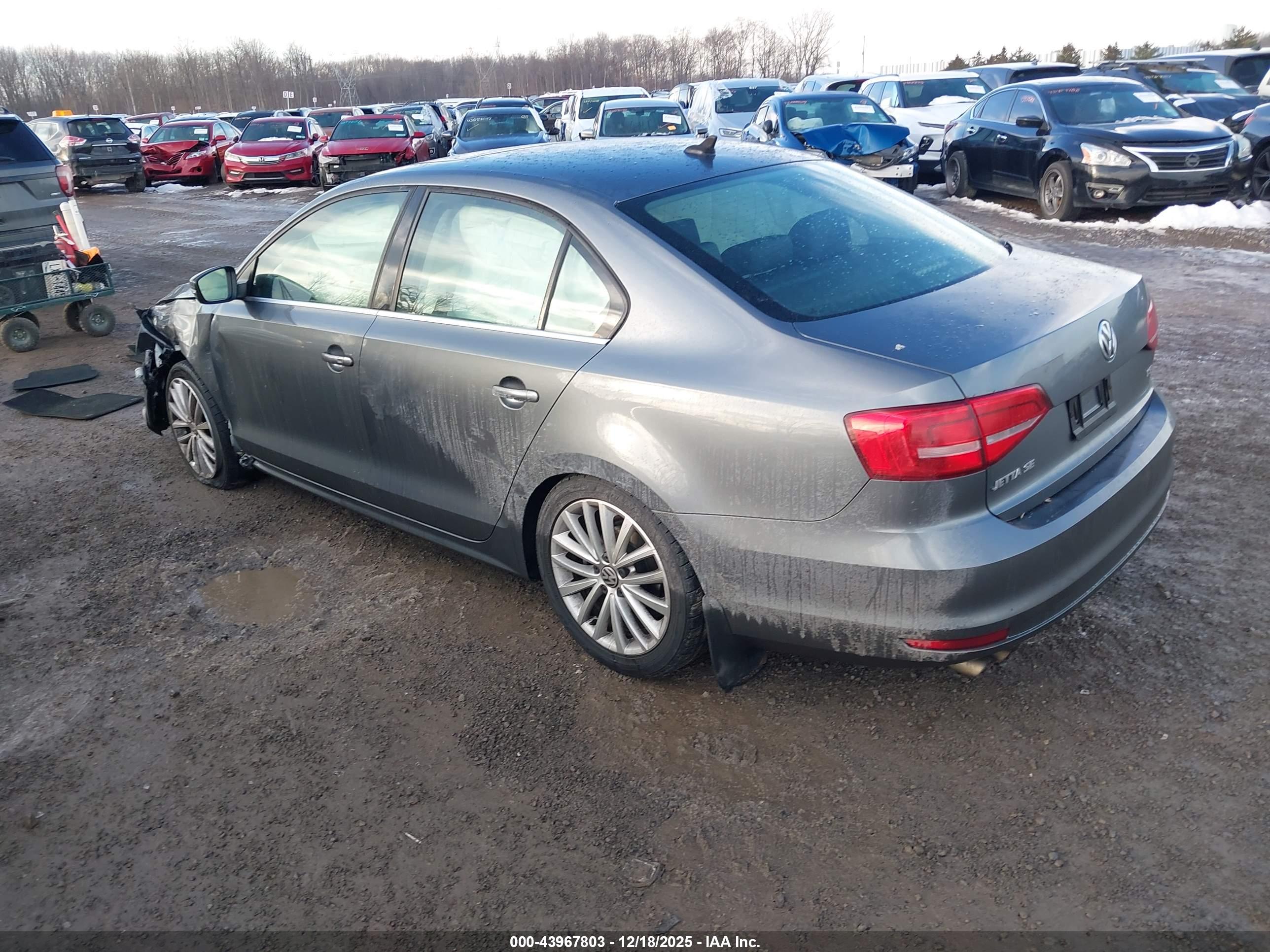 VOLKSWAGEN JETTA image 3