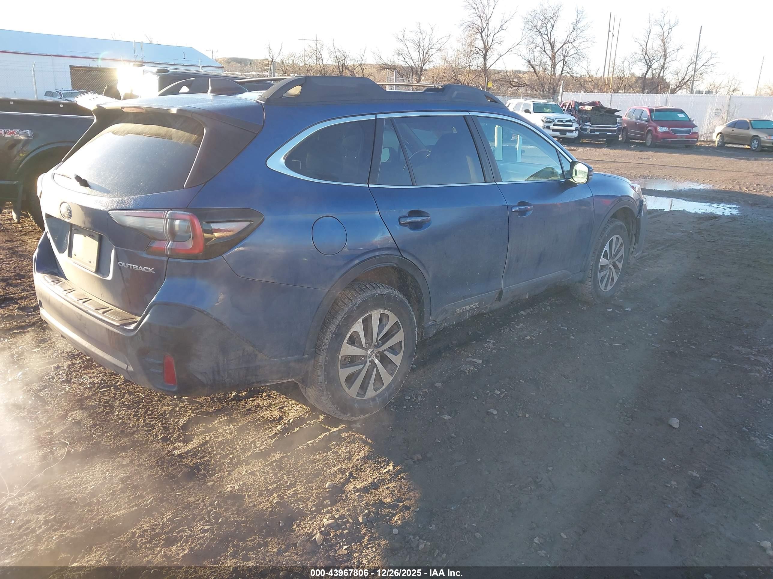 SUBARU OUTBACK image 4