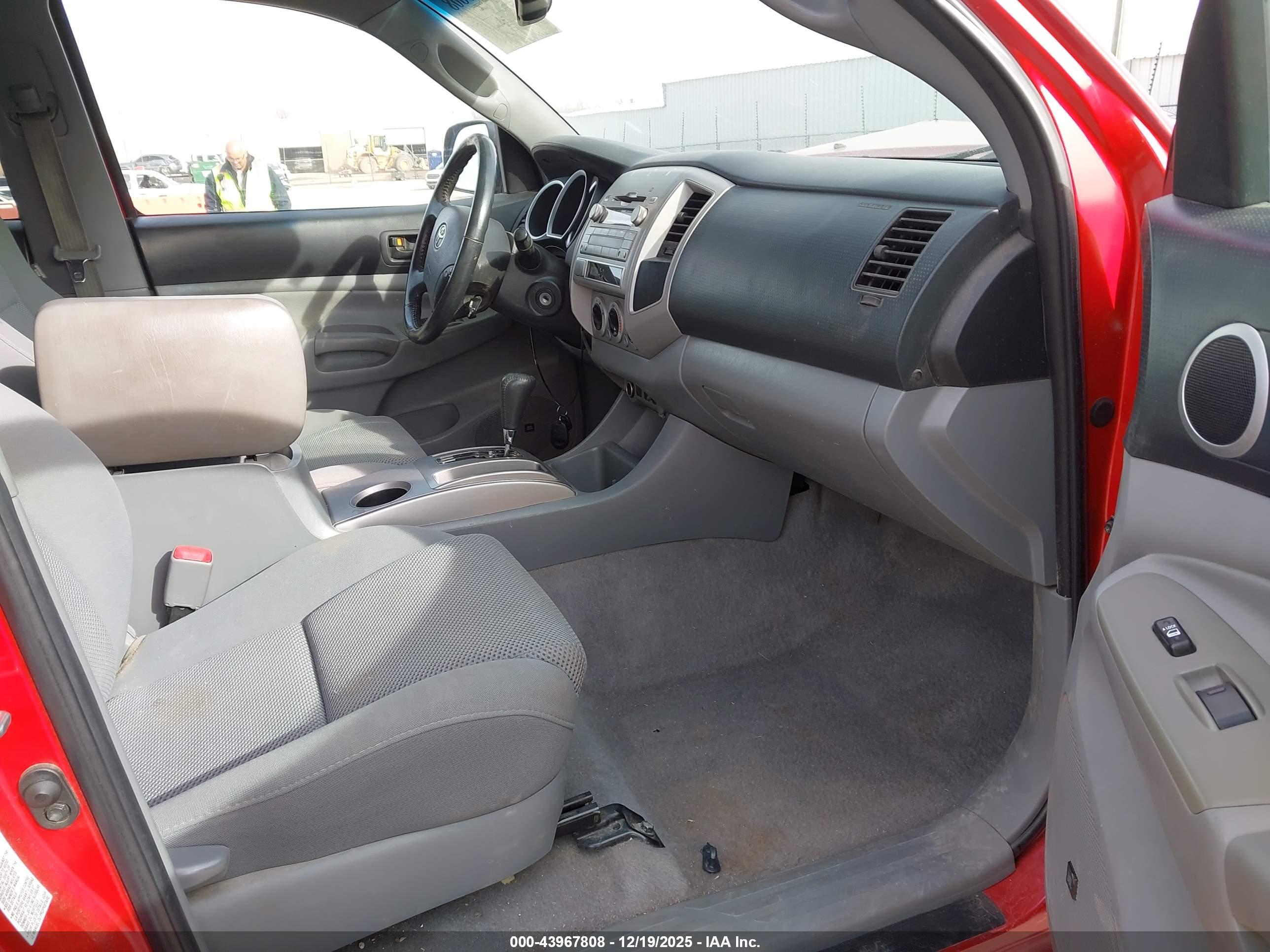 TOYOTA TACOMA image 5