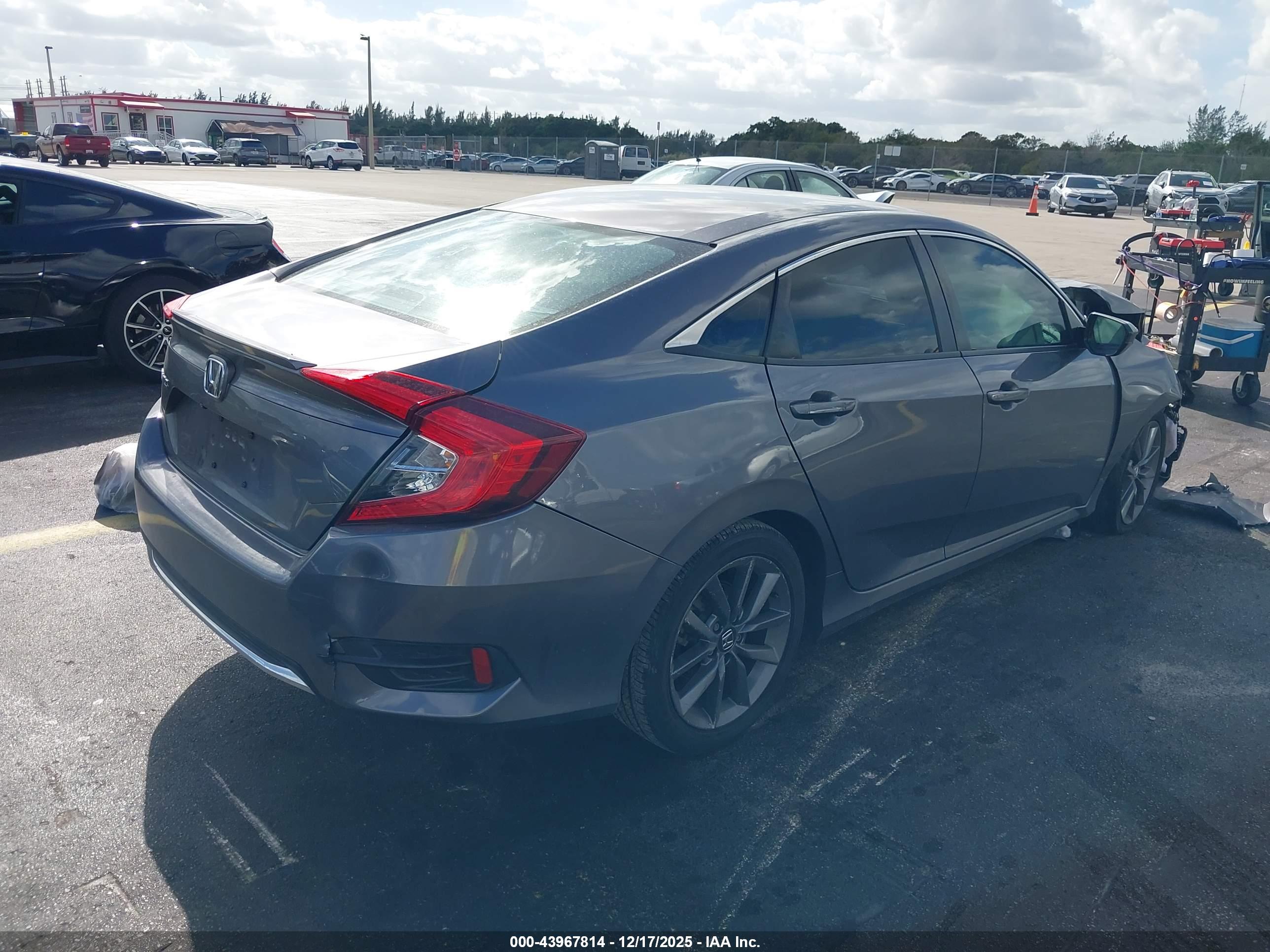 HONDA CIVIC image 4
