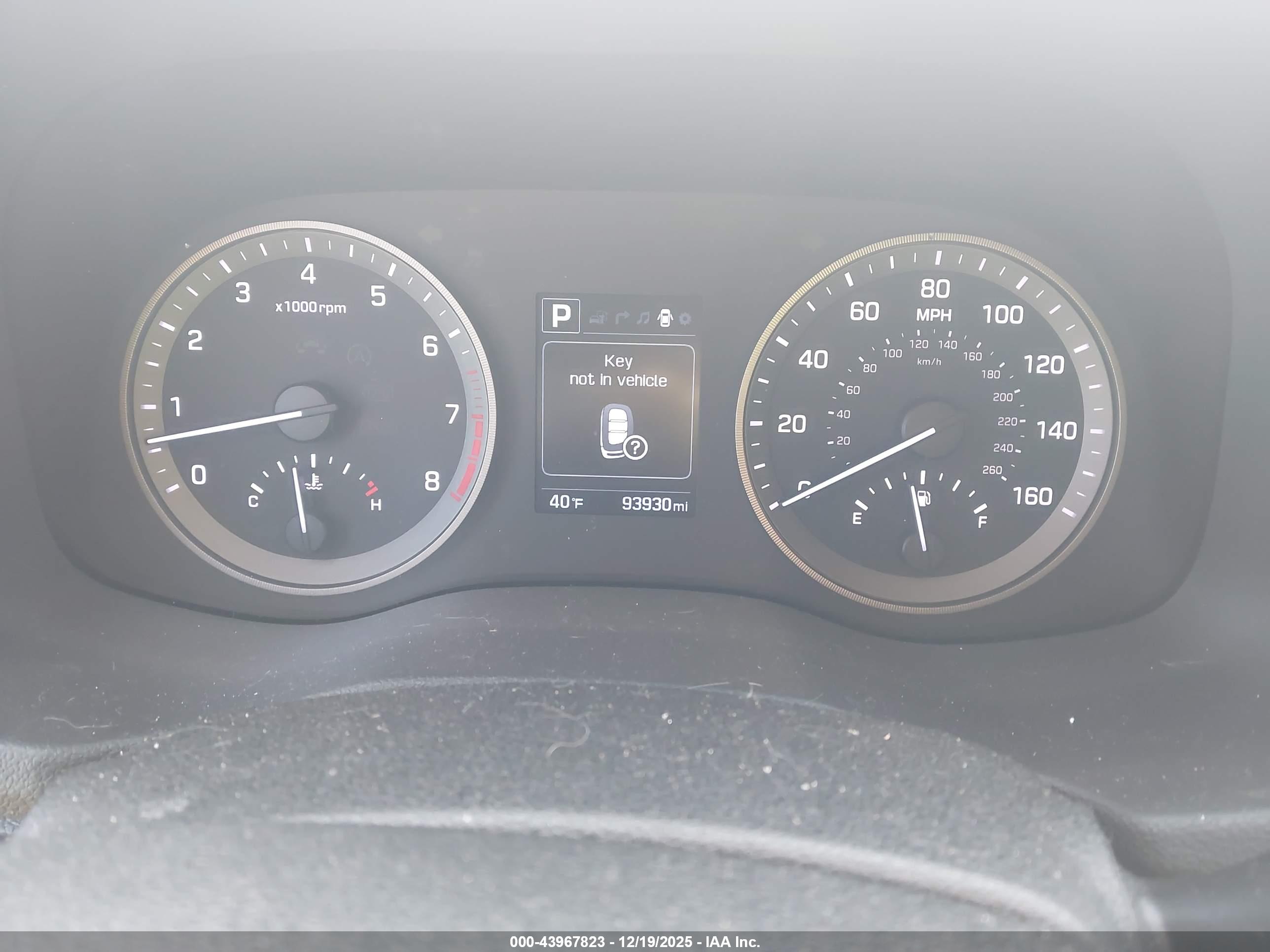 HYUNDAI TUCSON image 7