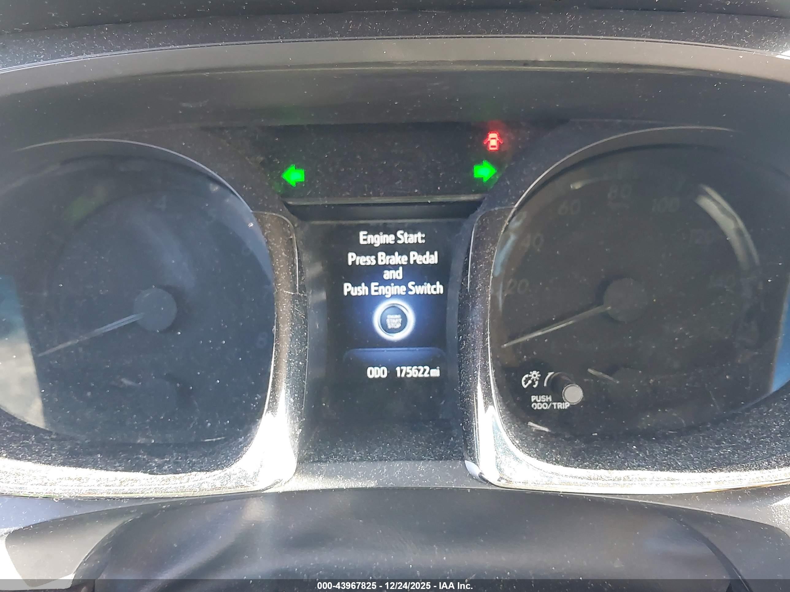 TOYOTA AVALON image 7