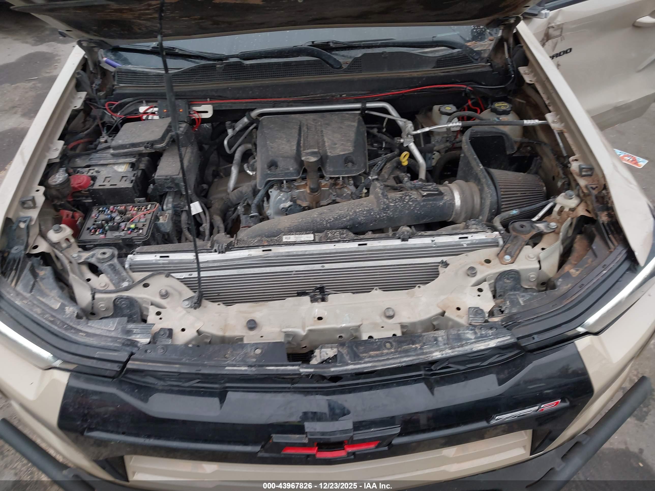 CHEVROLET COLORADO image 10