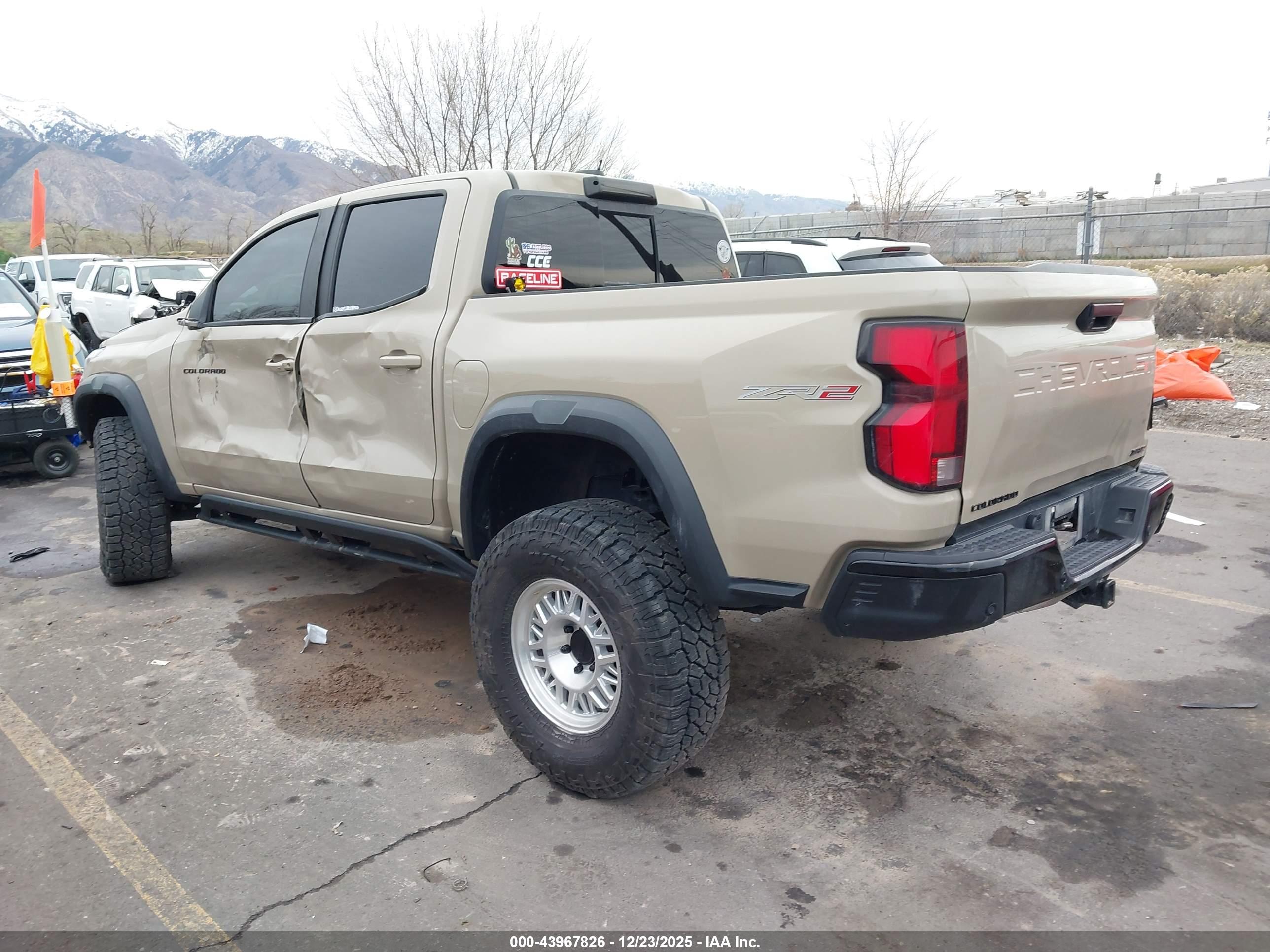 CHEVROLET COLORADO image 3