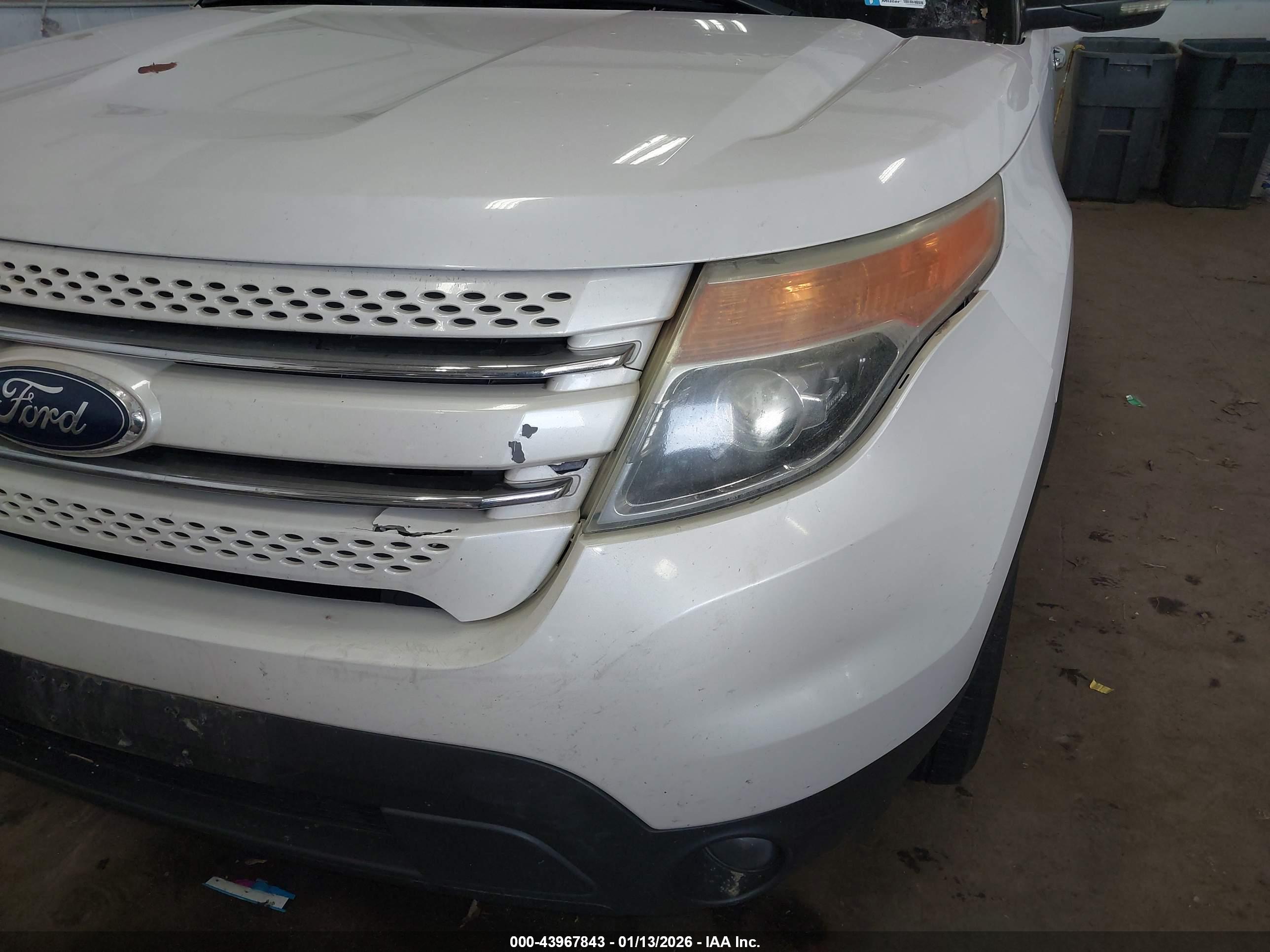 FORD EXPLORER image 6