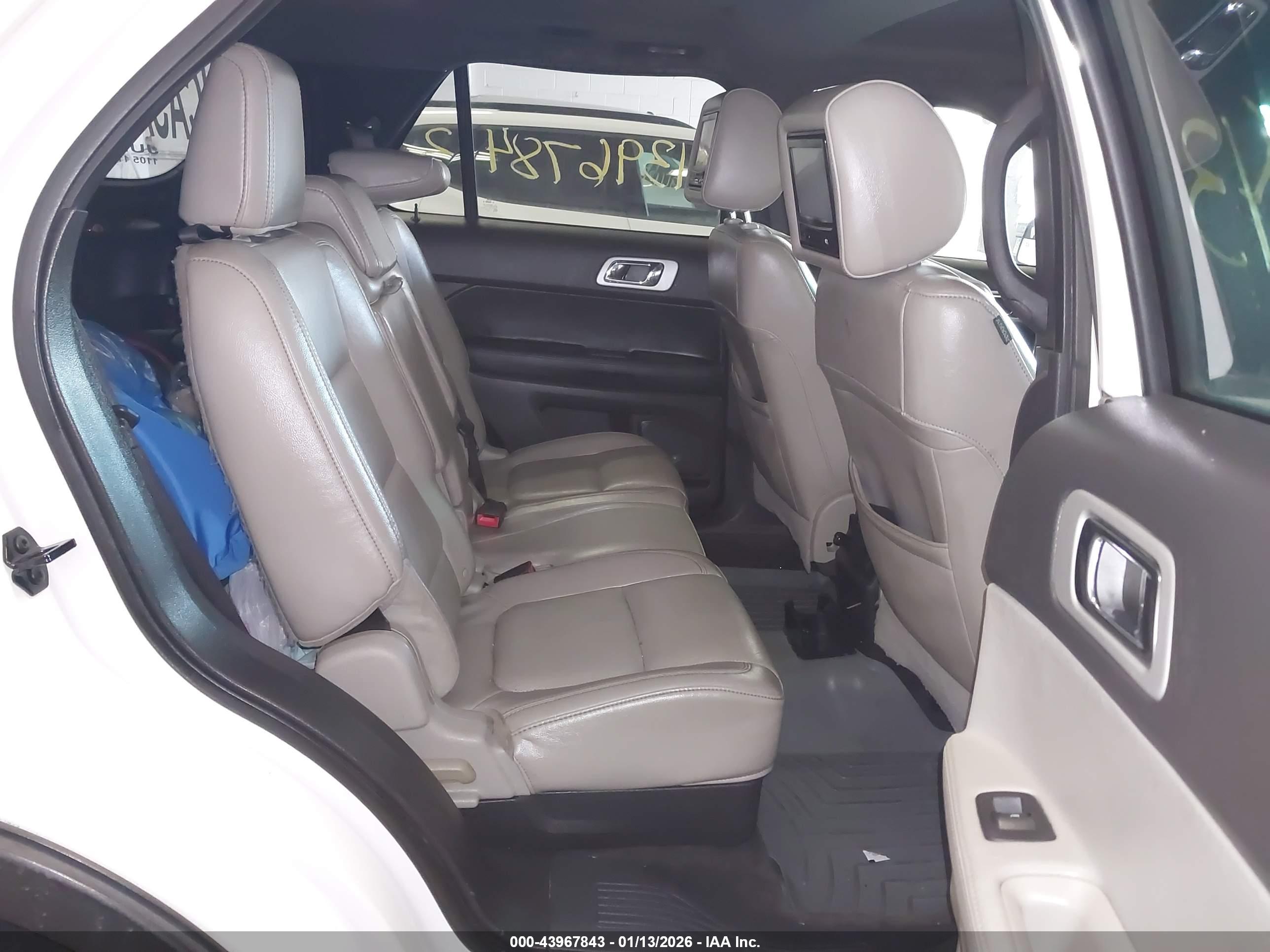 FORD EXPLORER image 8