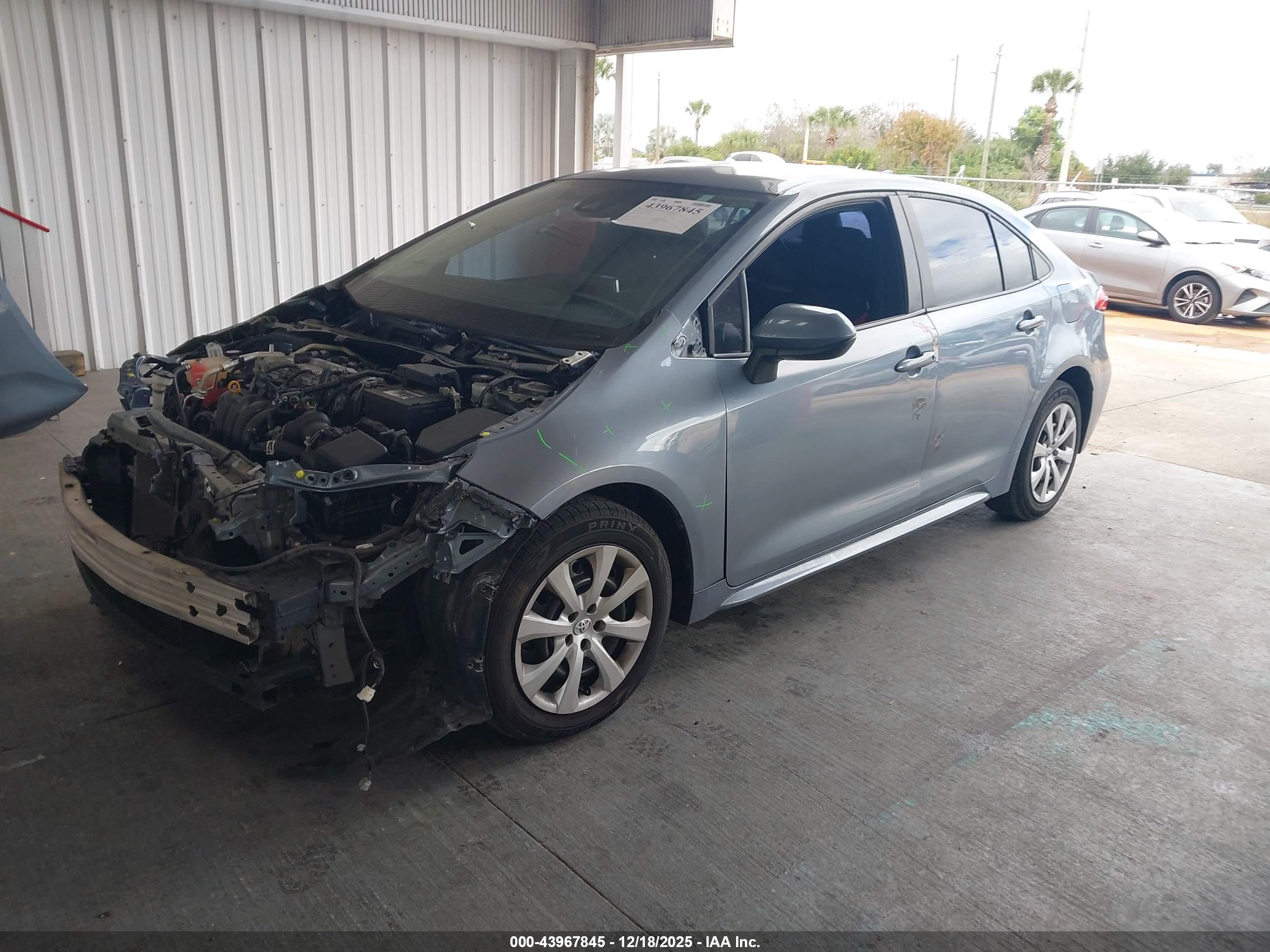 TOYOTA COROLLA image 2