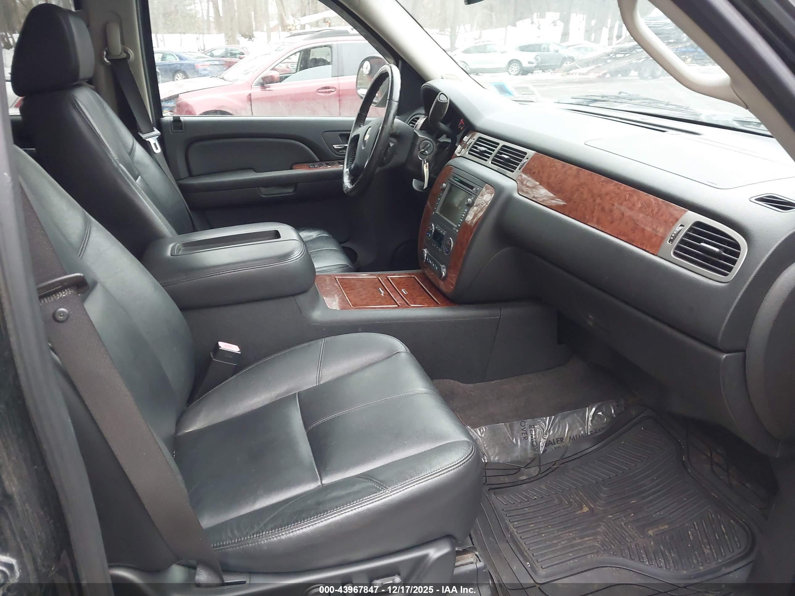 CHEVROLET AVALANCHE image 5