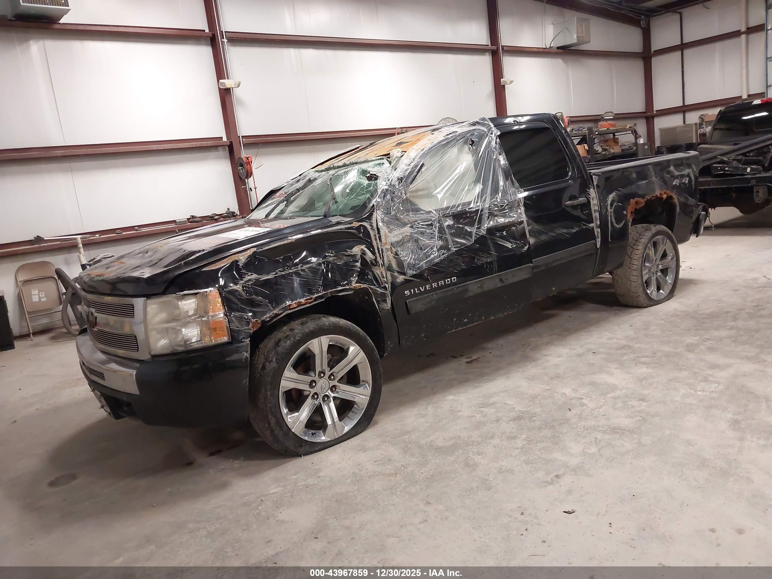 CHEVROLET SILVERADO image 2