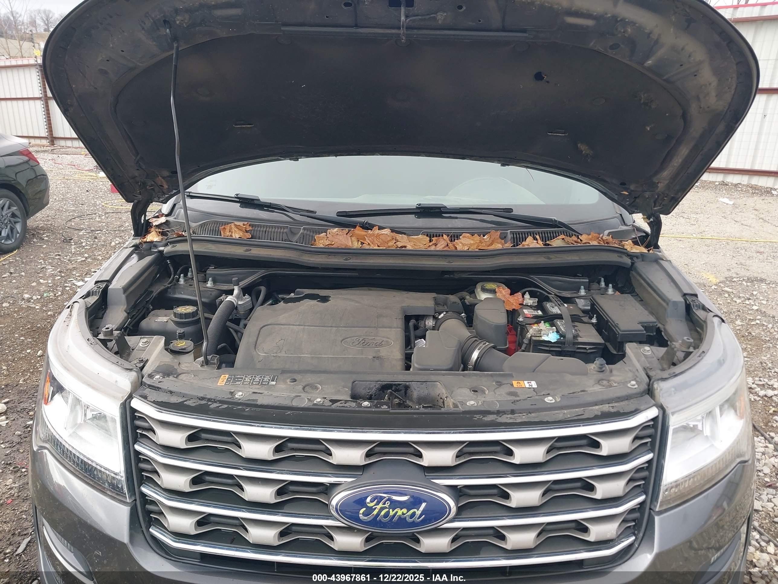 FORD EXPLORER image 10