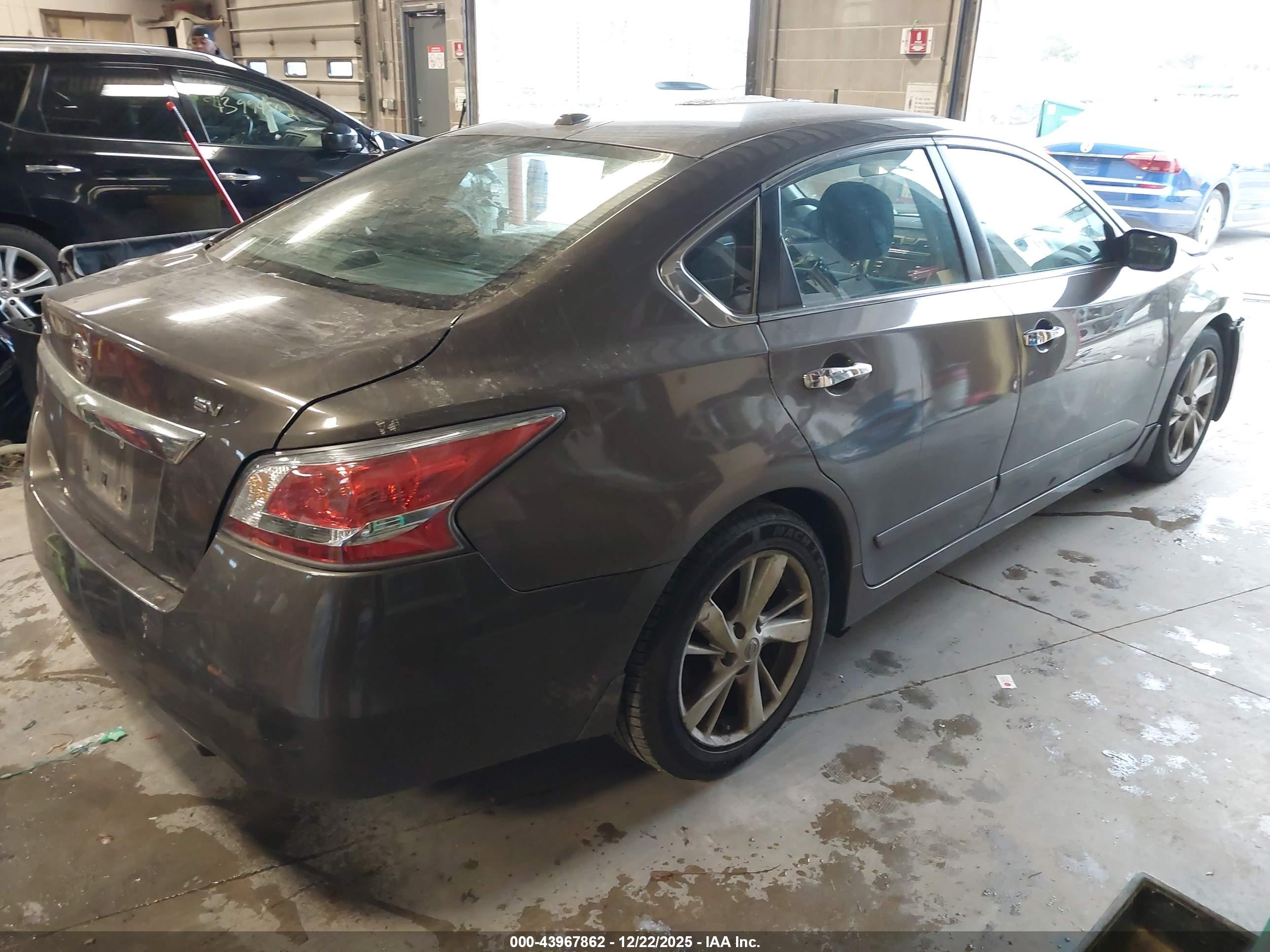 NISSAN ALTIMA image 4