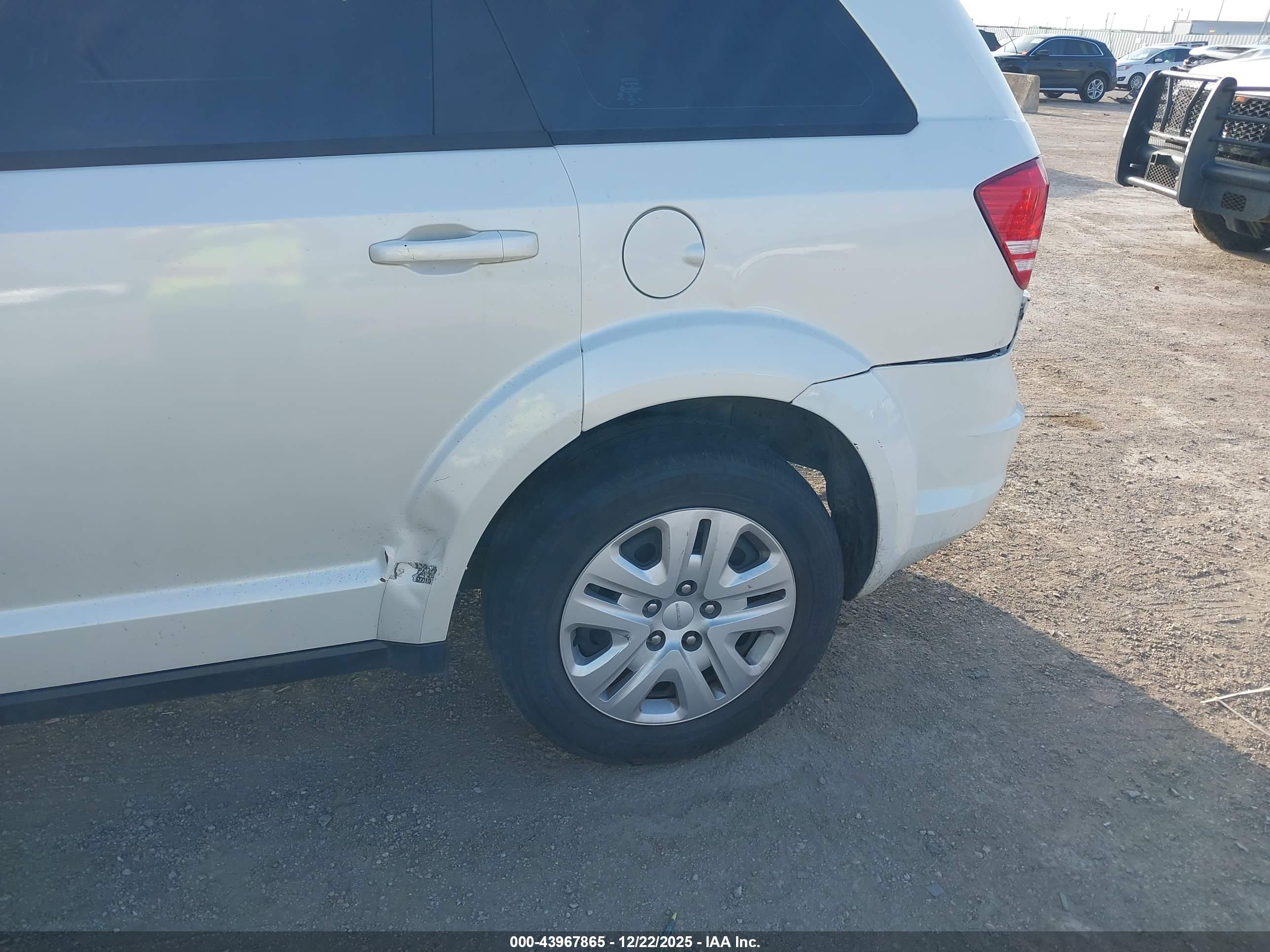 DODGE JOURNEY image 6