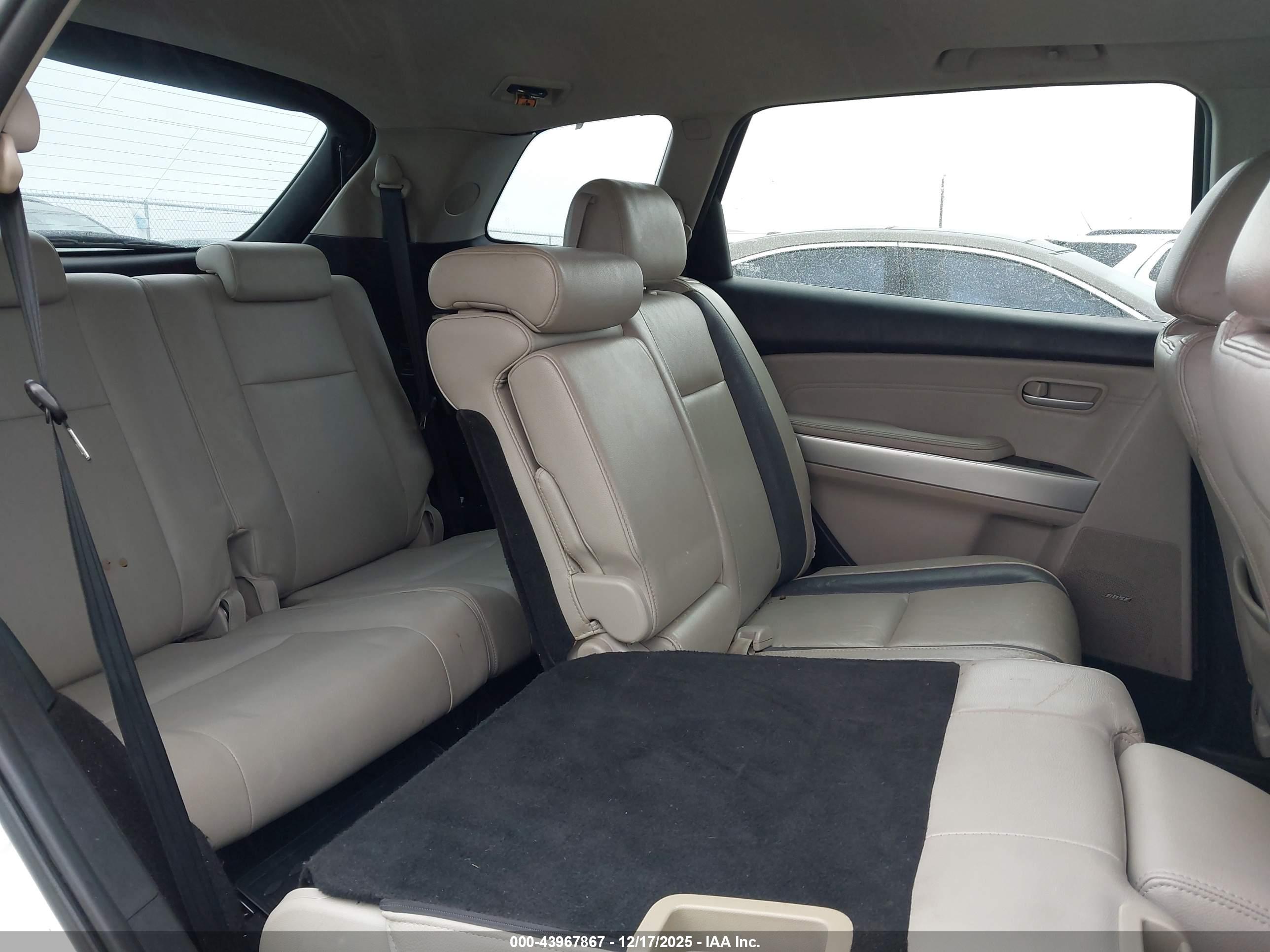 MAZDA CX-9 image 8
