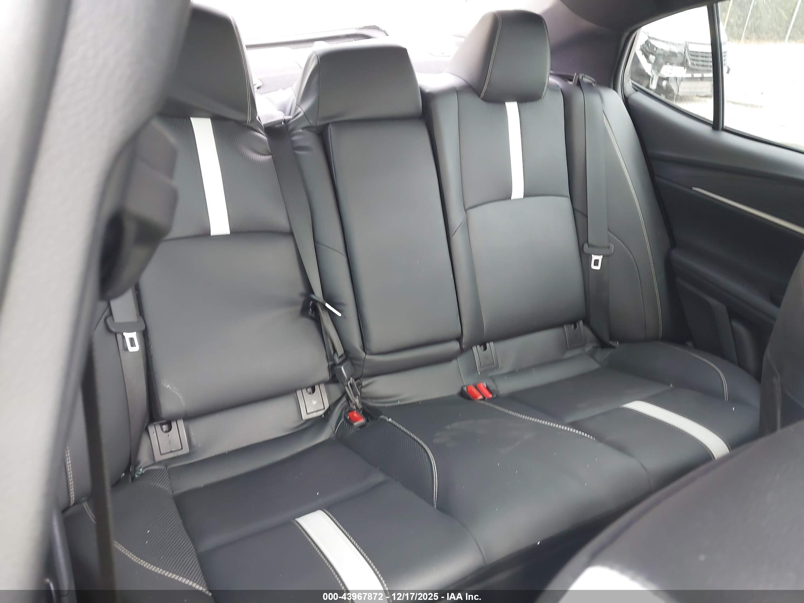 TOYOTA CAMRY image 8