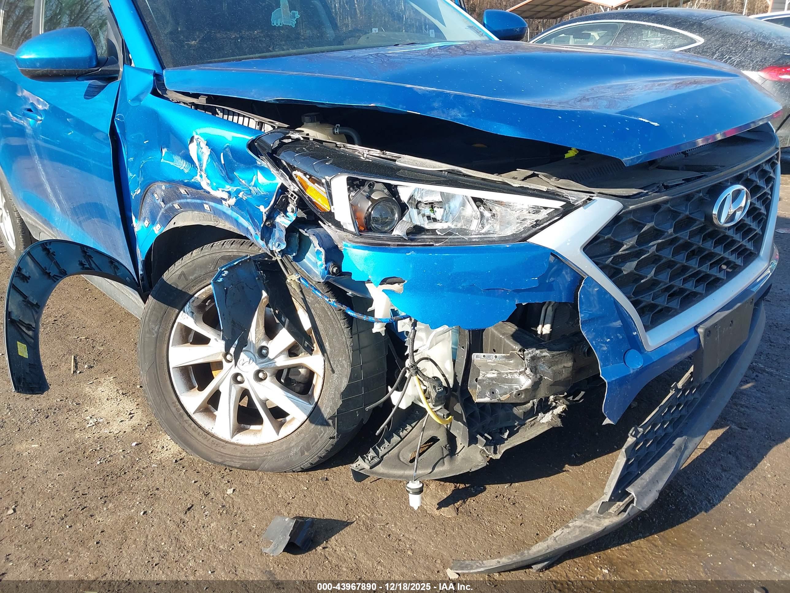 HYUNDAI TUCSON image 6