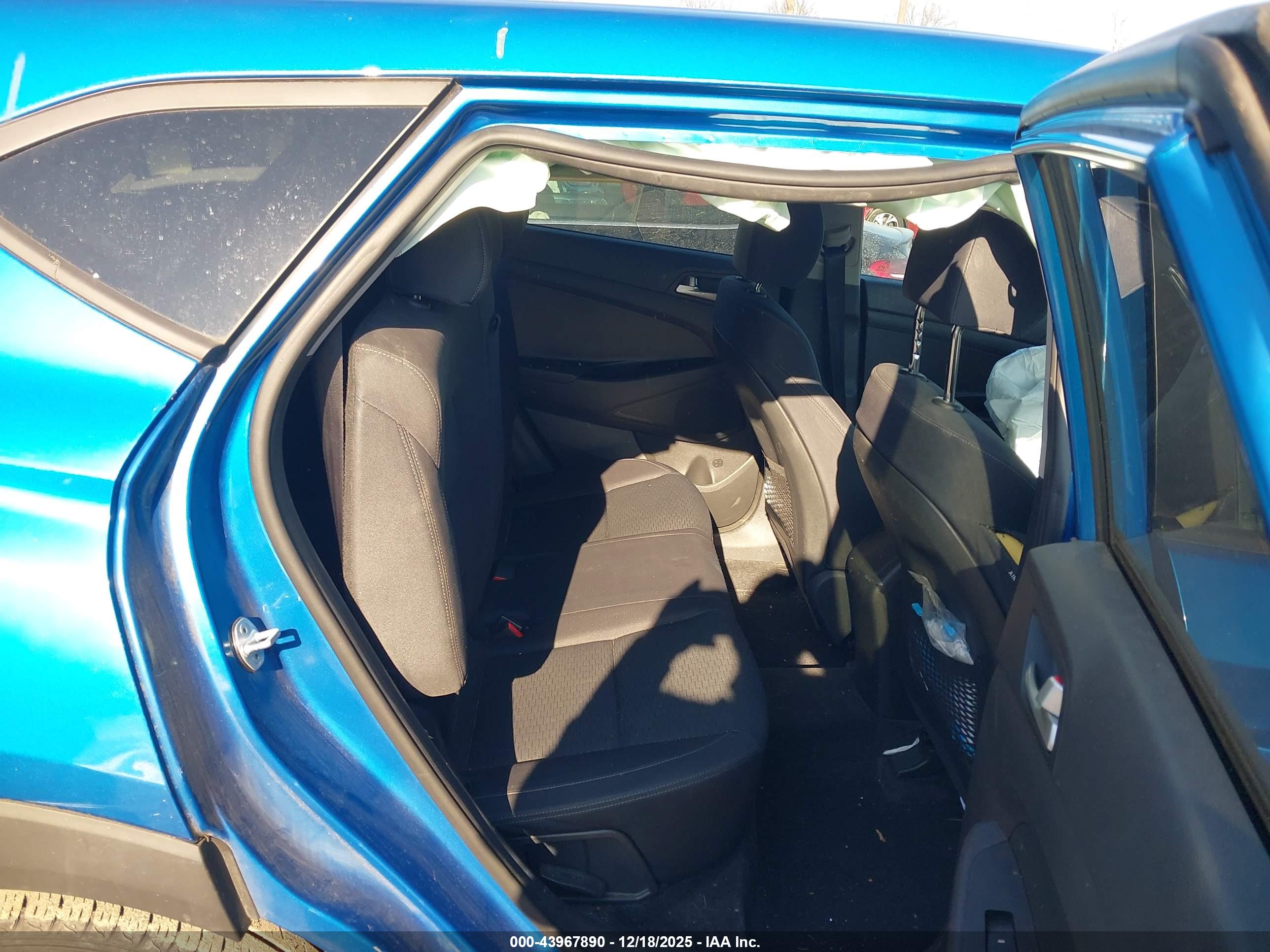HYUNDAI TUCSON image 8