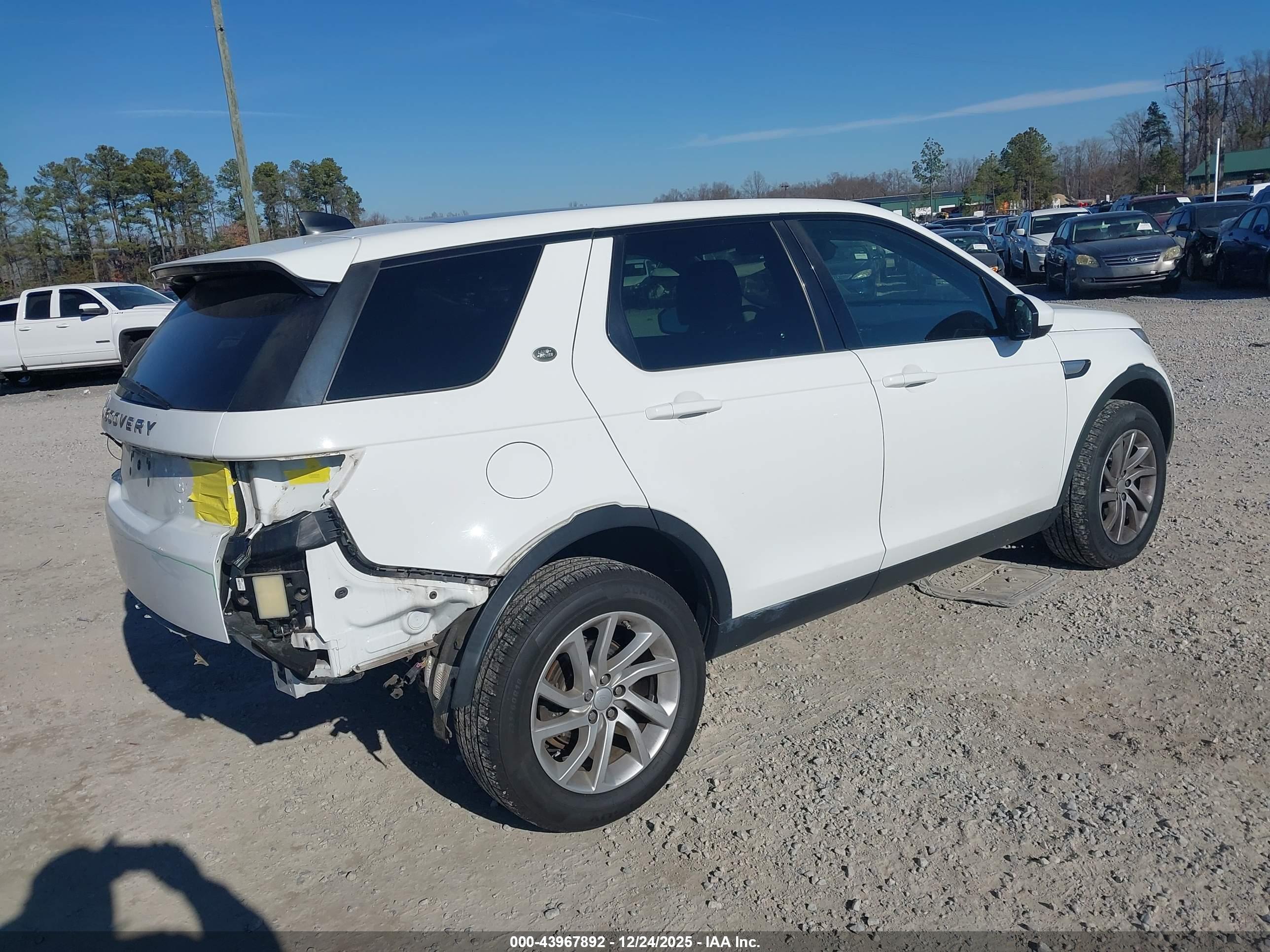 LAND ROVER image 4