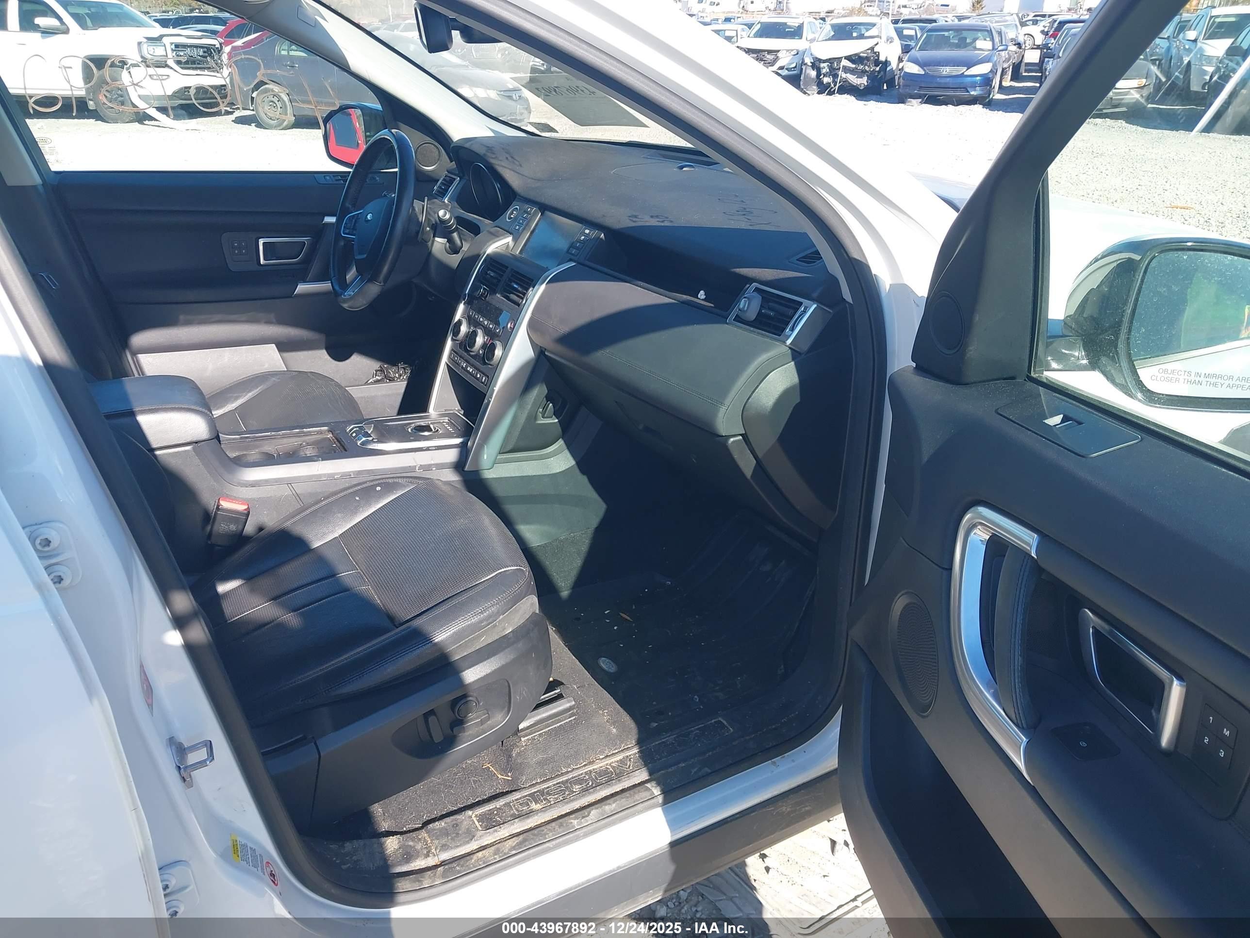 LAND ROVER image 5