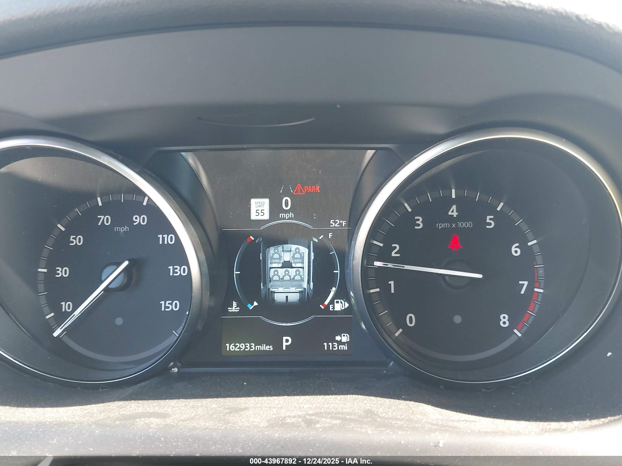 LAND ROVER image 7