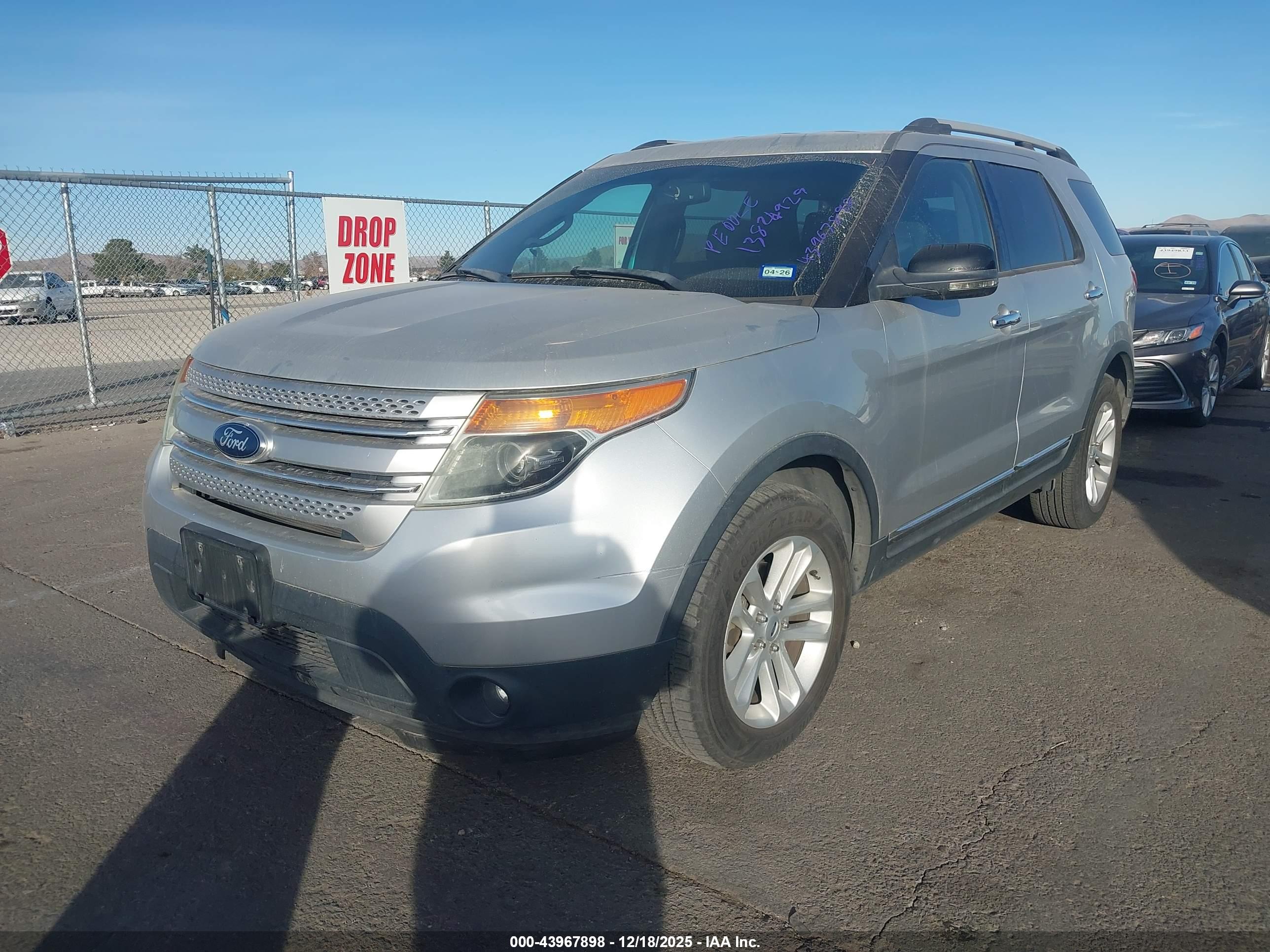 FORD EXPLORER image 2