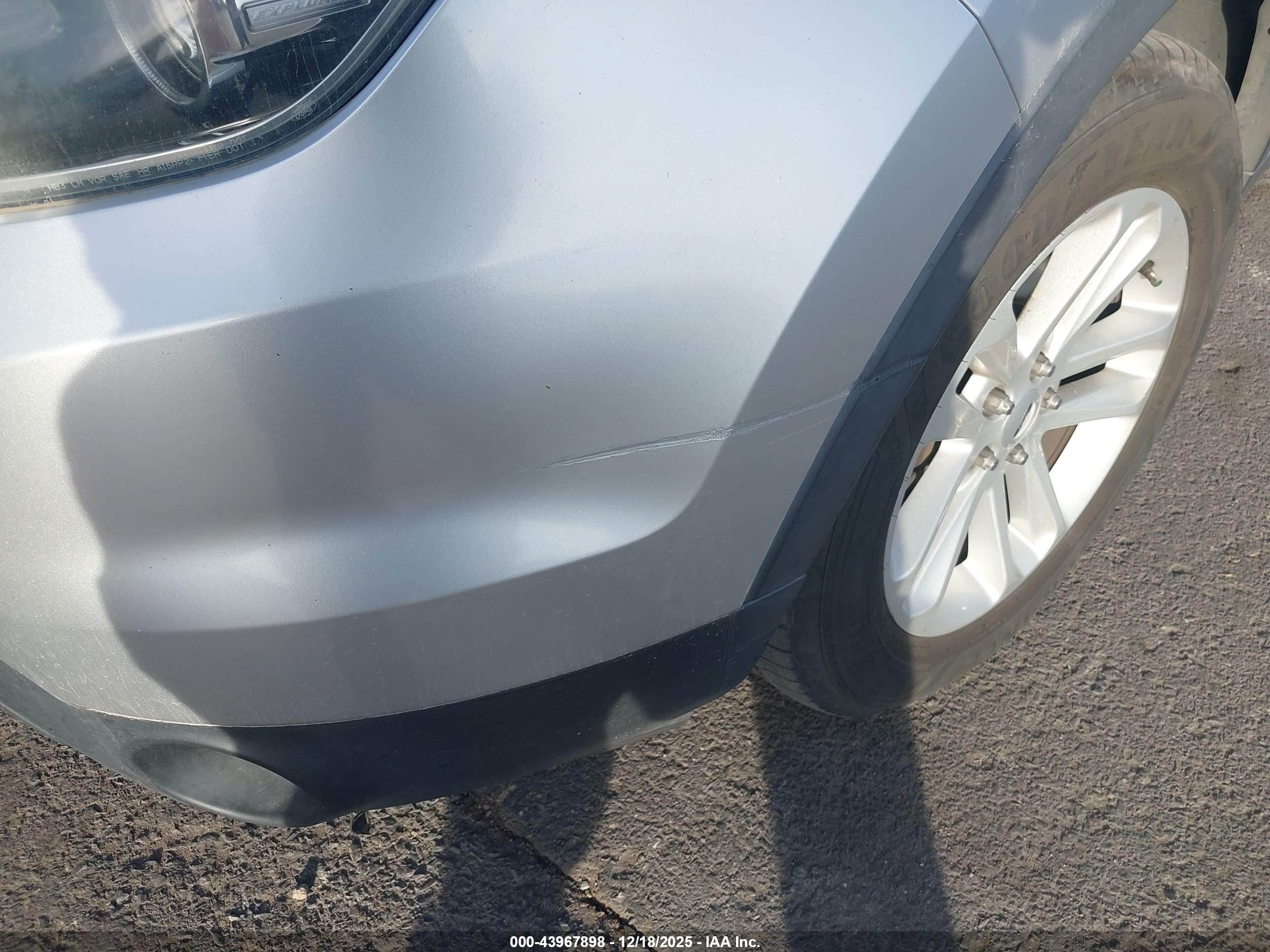 FORD EXPLORER image 6