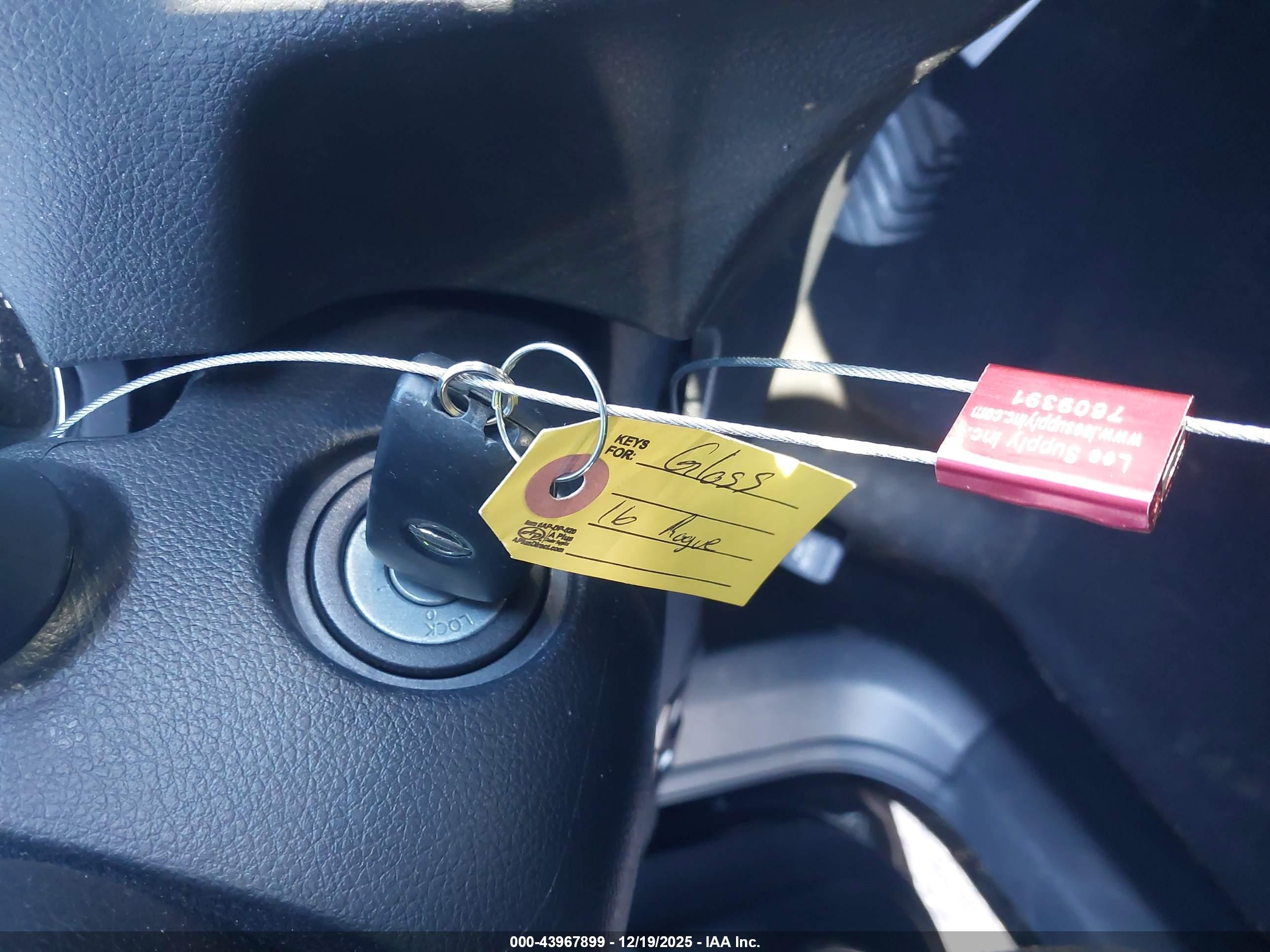 NISSAN ROGUE image 11