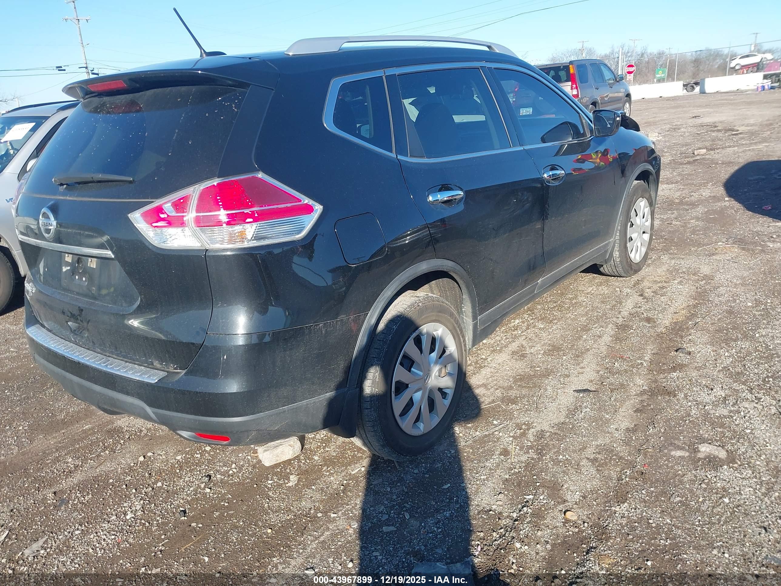 NISSAN ROGUE image 4