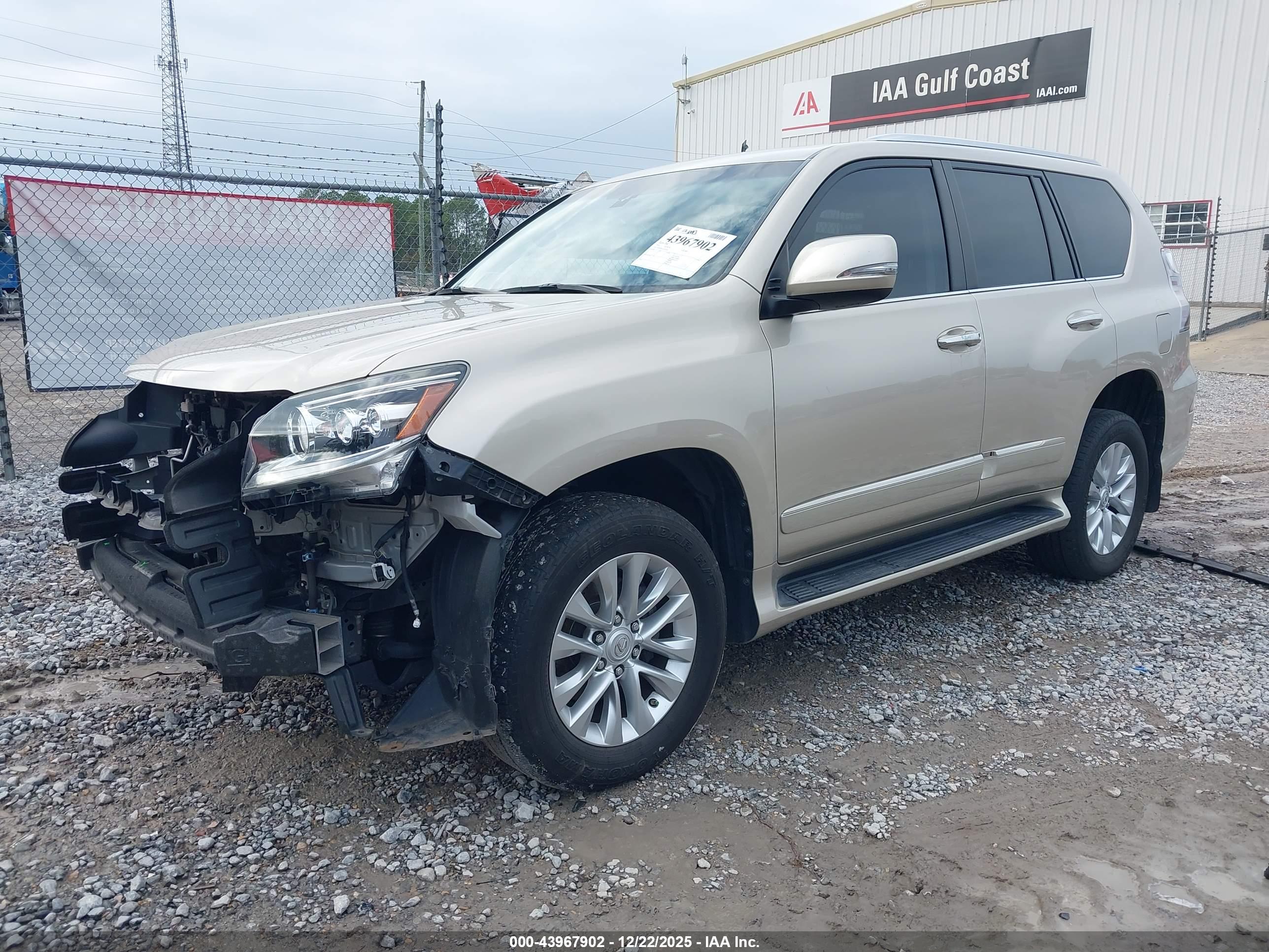 LEXUS GX image 2