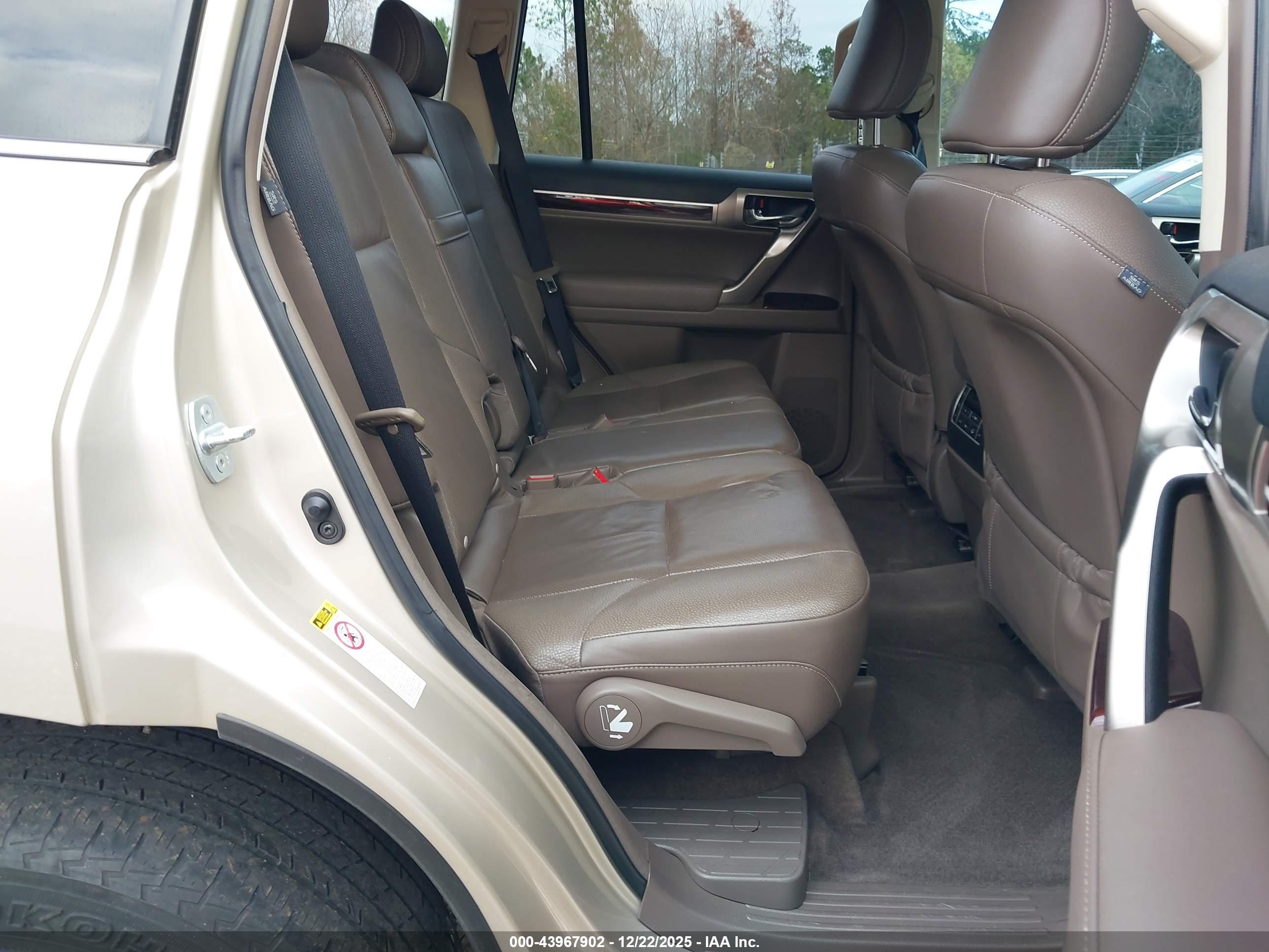 LEXUS GX image 8