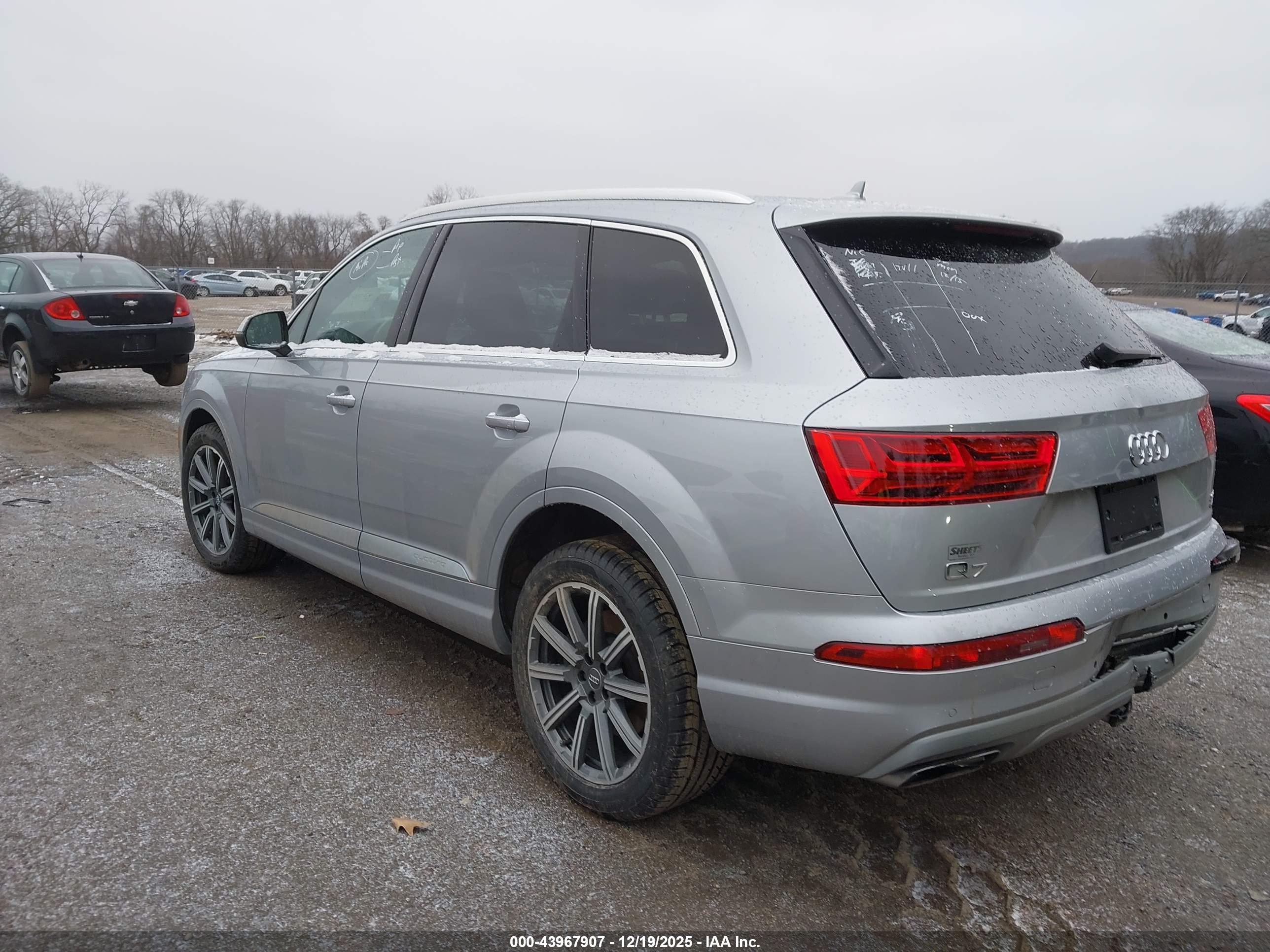 AUDI Q7 image 3