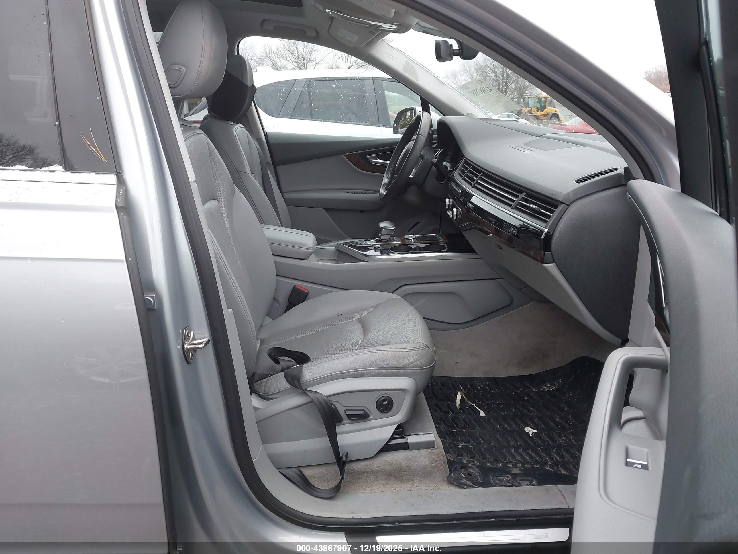 AUDI Q7 image 5