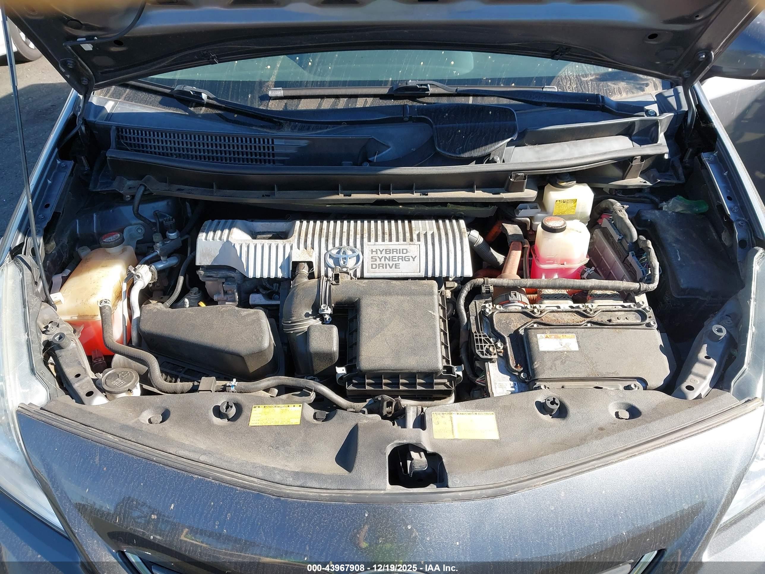 TOYOTA PRIUS image 10