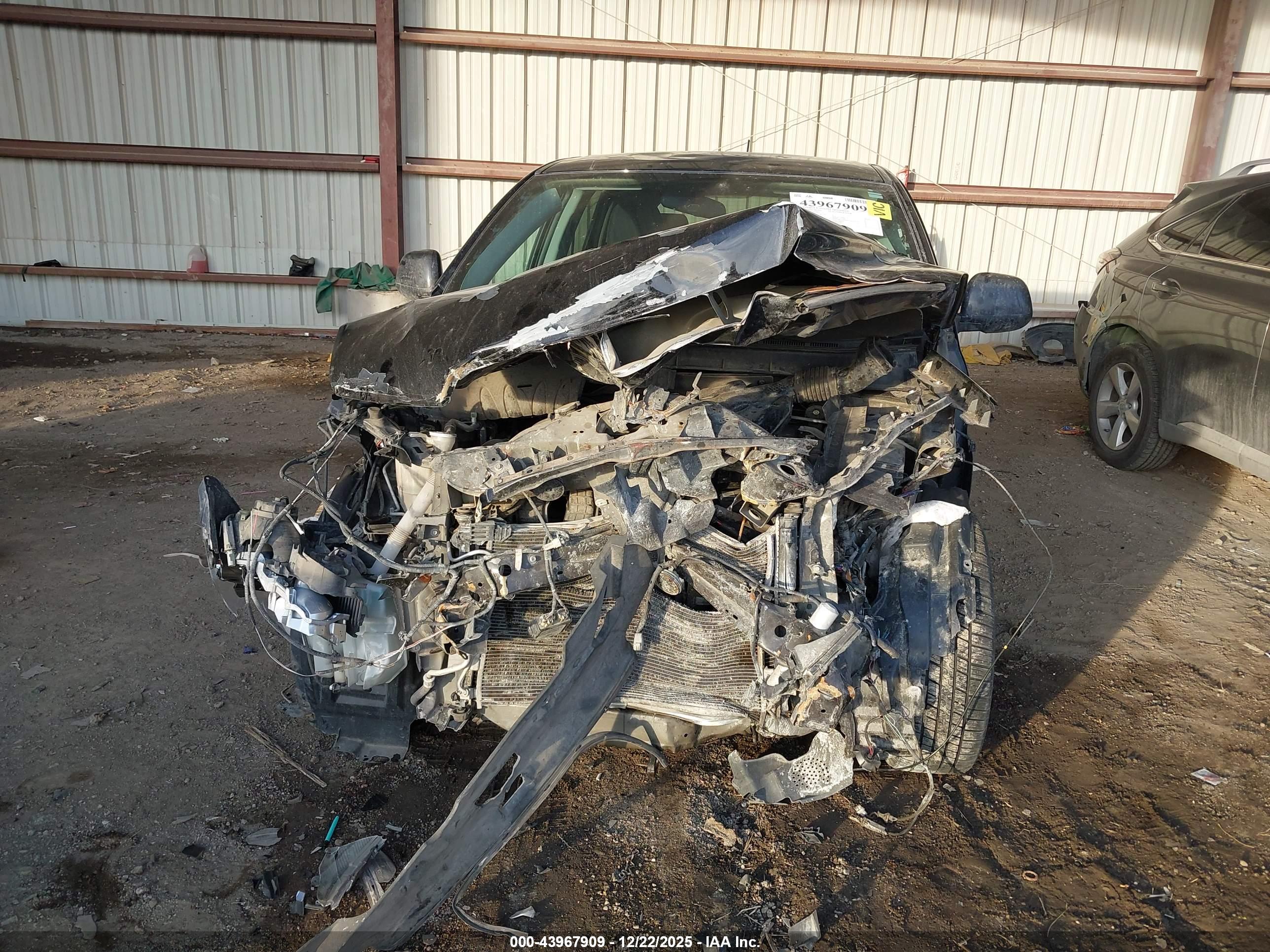 MITSUBISHI OUTLANDER image 6