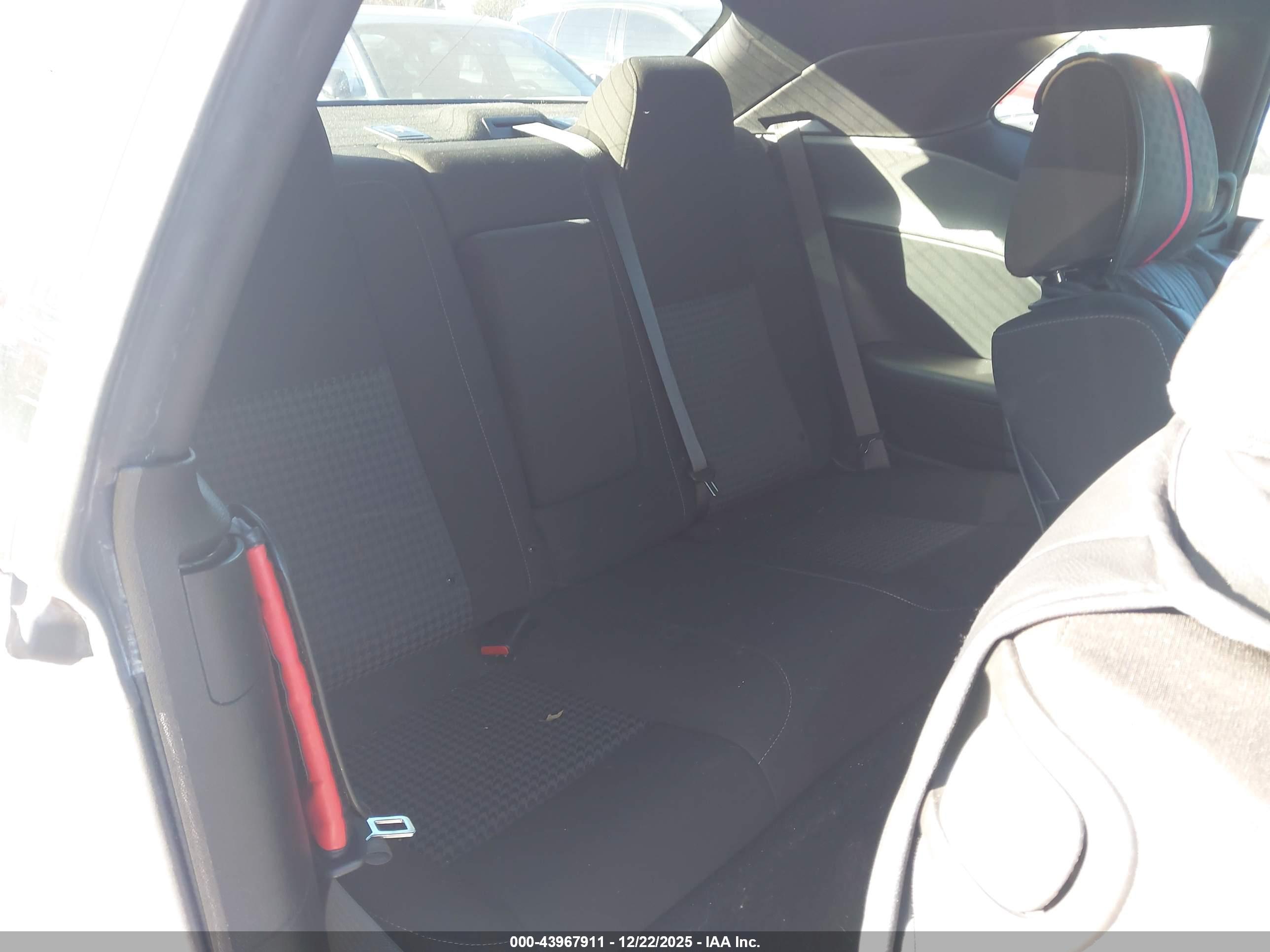 DODGE CHALLENGER image 8