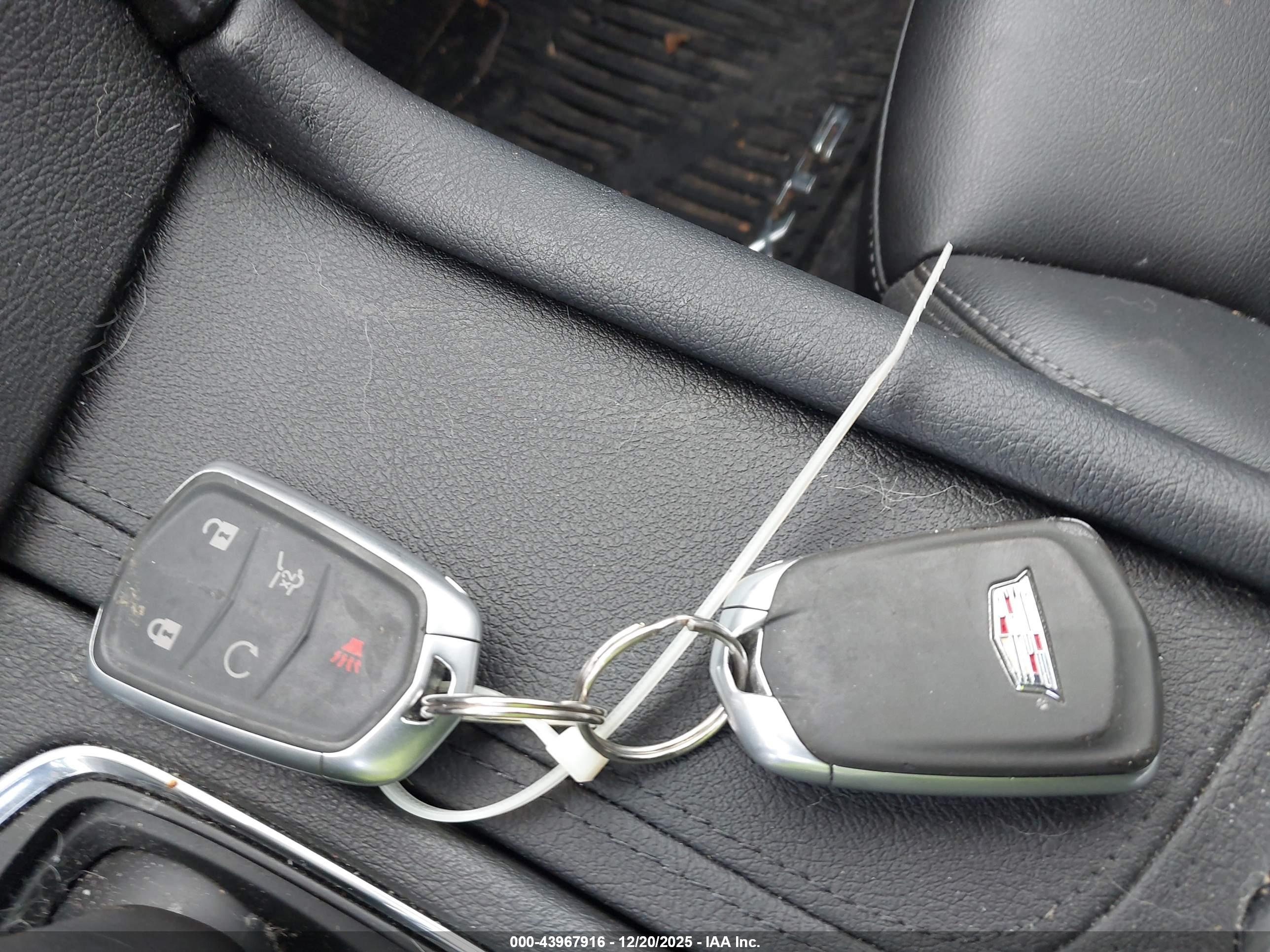 CADILLAC XT5 image 11