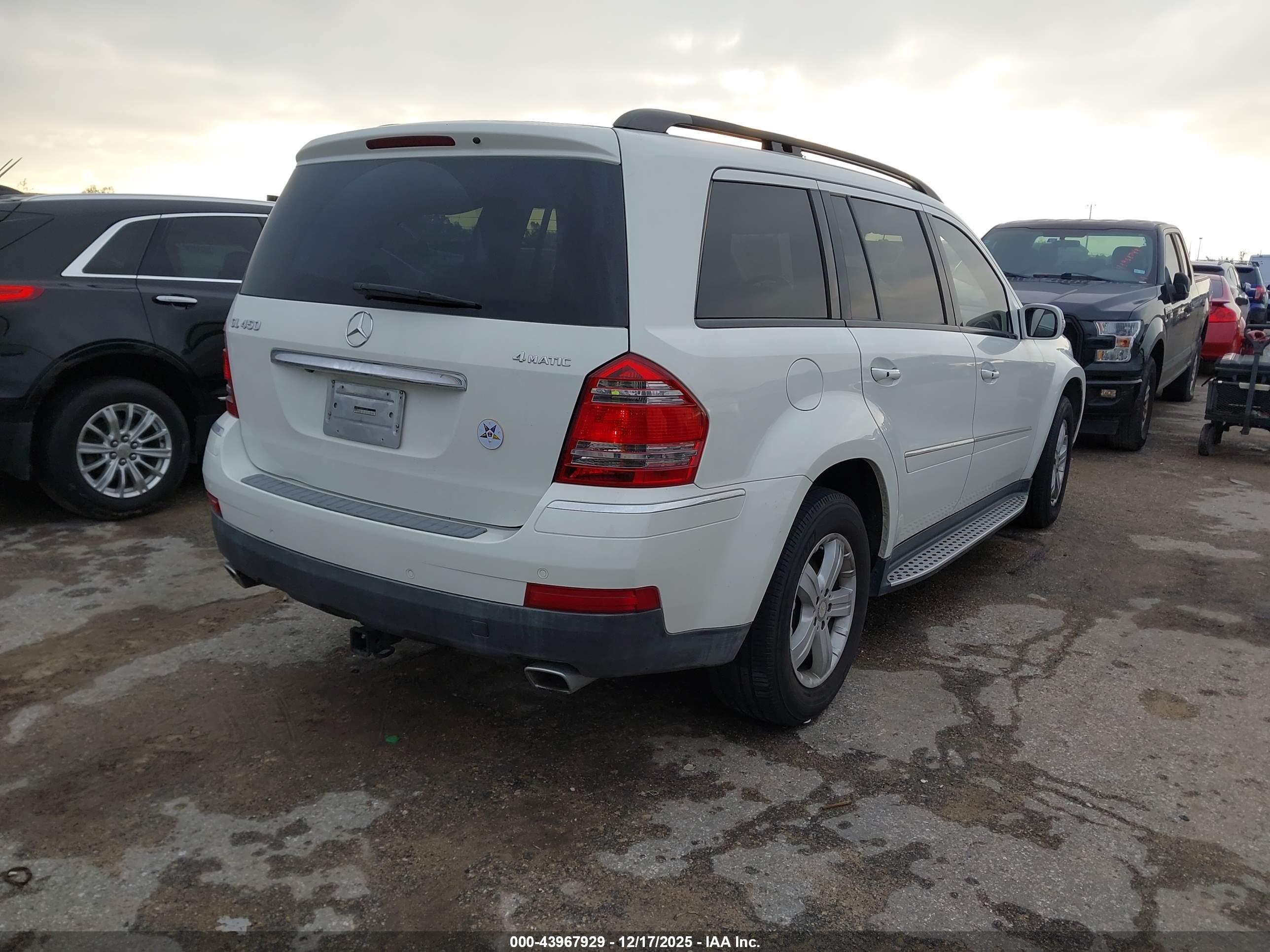 MERCEDES-BENZ GL image 4